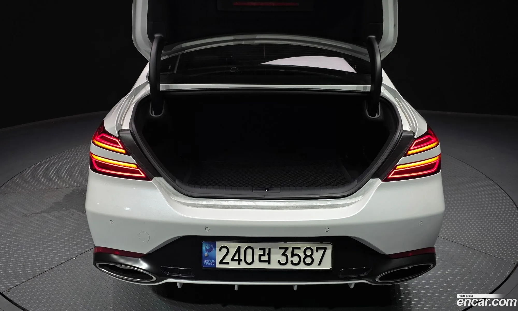Genesis G70 2023 KMTG341CDRU130822 — 17
