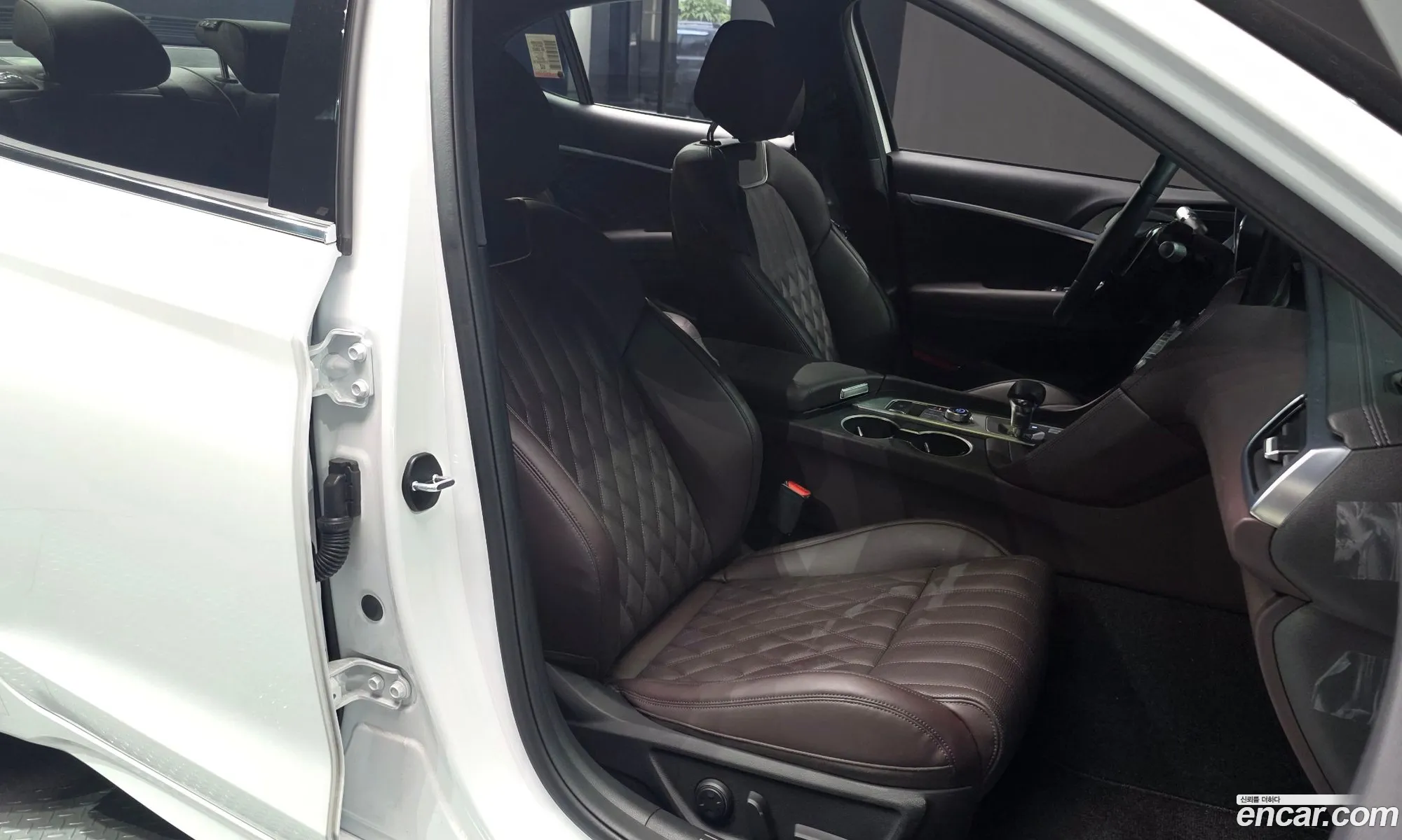 Genesis G70 2023 KMTG341CDRU130822 — 28