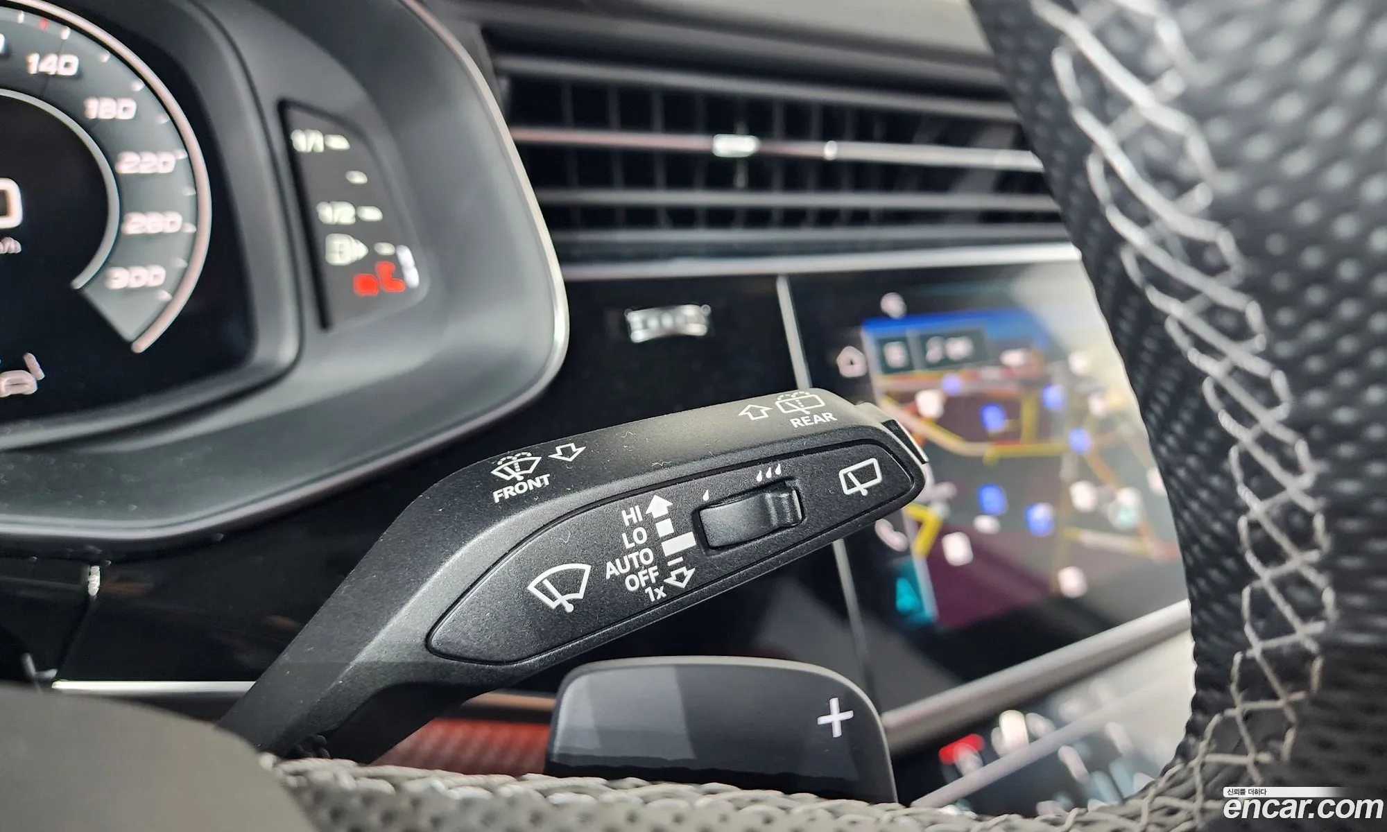Audi SQ7 2025 — 26
