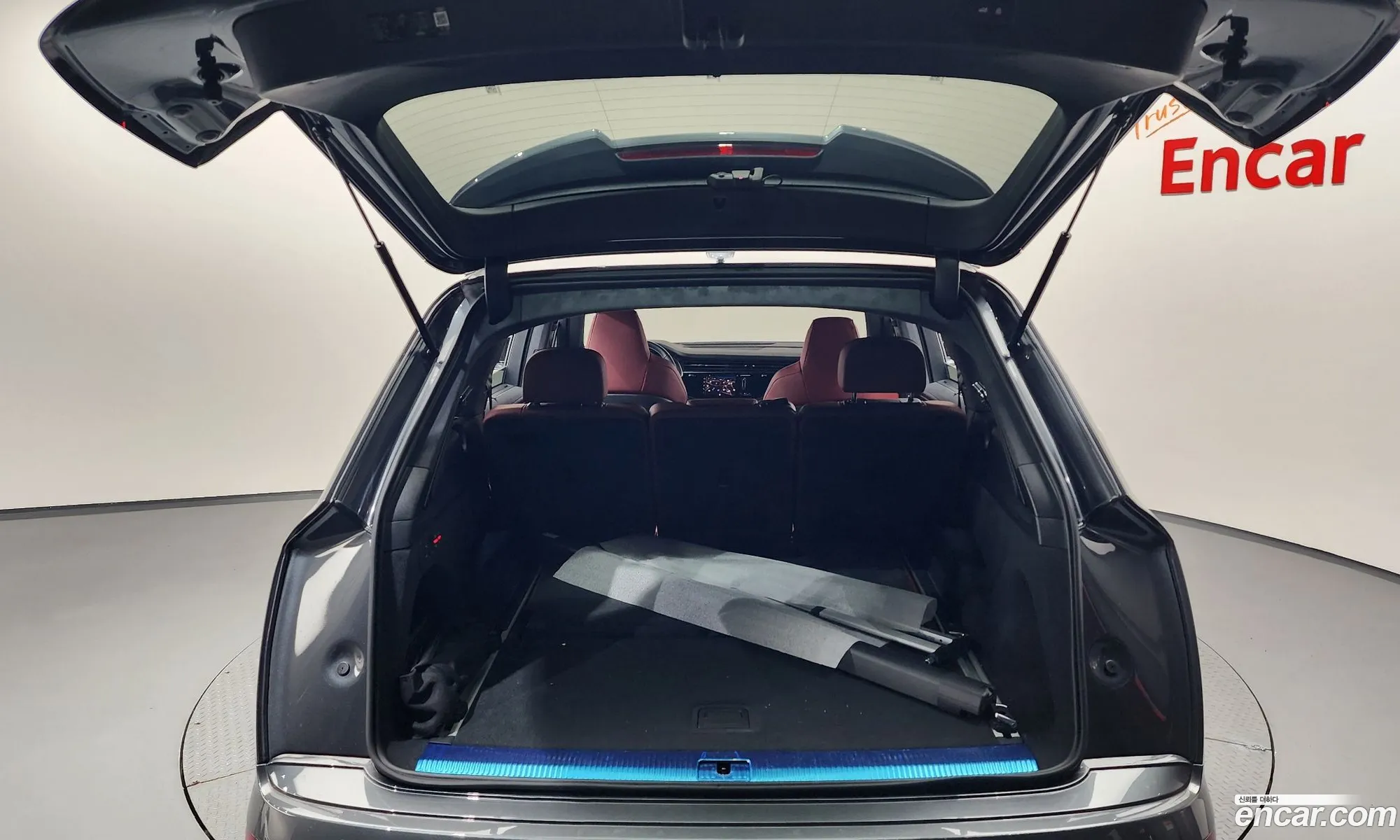 Audi SQ7 2025 — 44