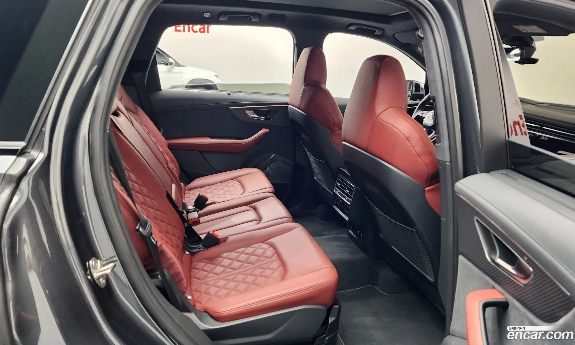 Audi SQ7 2025 — 29
