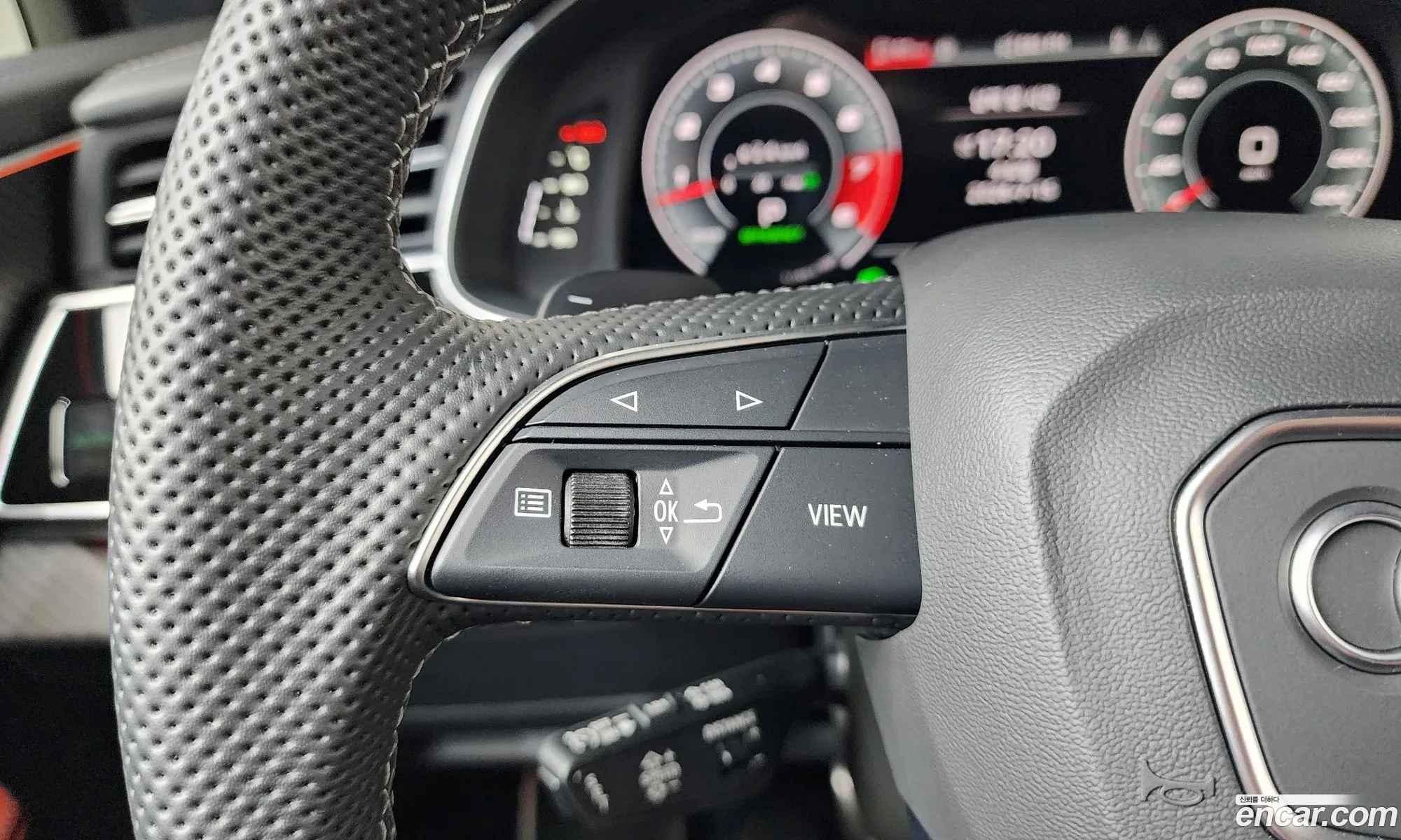 Audi SQ7 2025 — 17