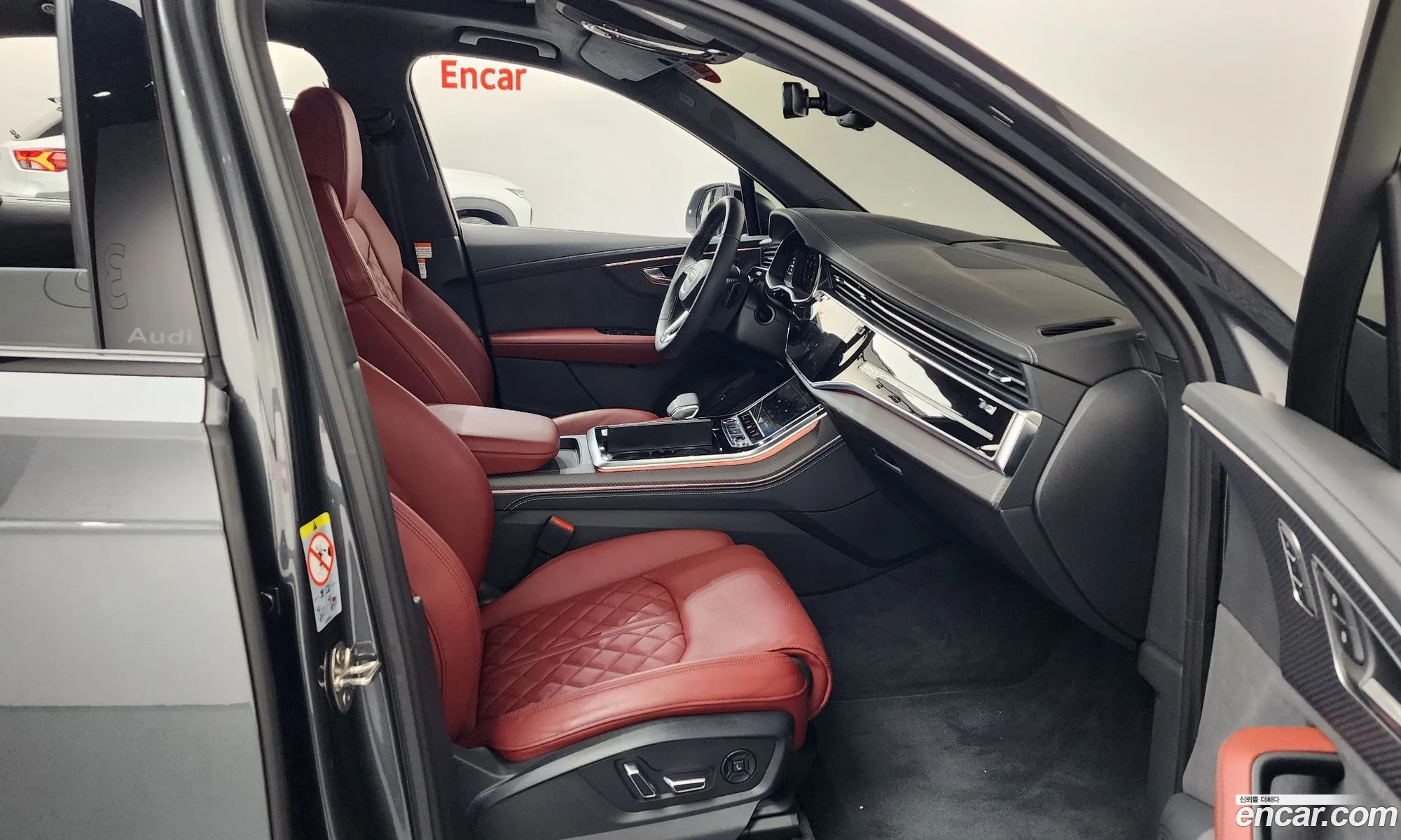 Audi SQ7 2025 — 7