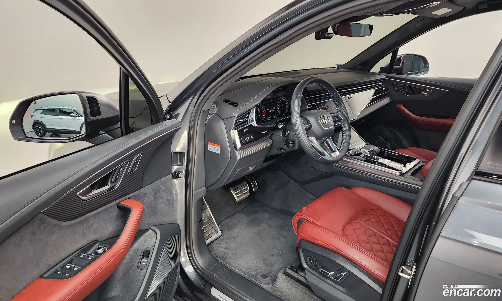 Audi SQ7 2025 — 10