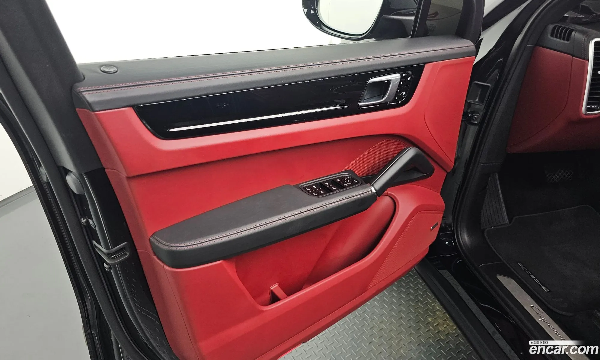 Porsche Cayenne 2019 WP1AA29Y3KDA23885 — 17