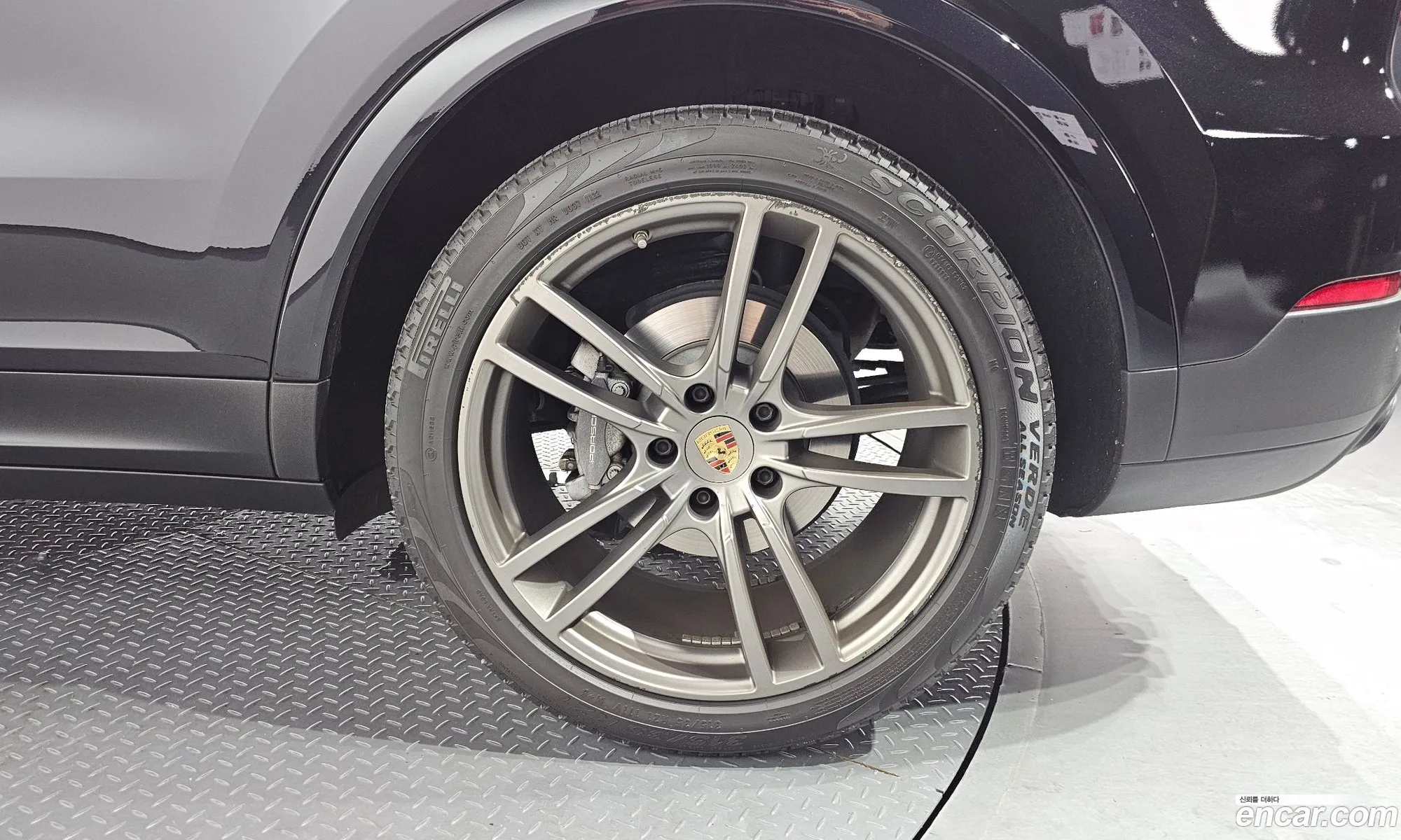 Porsche Cayenne 2019 WP1AA29Y3KDA23885 — 26