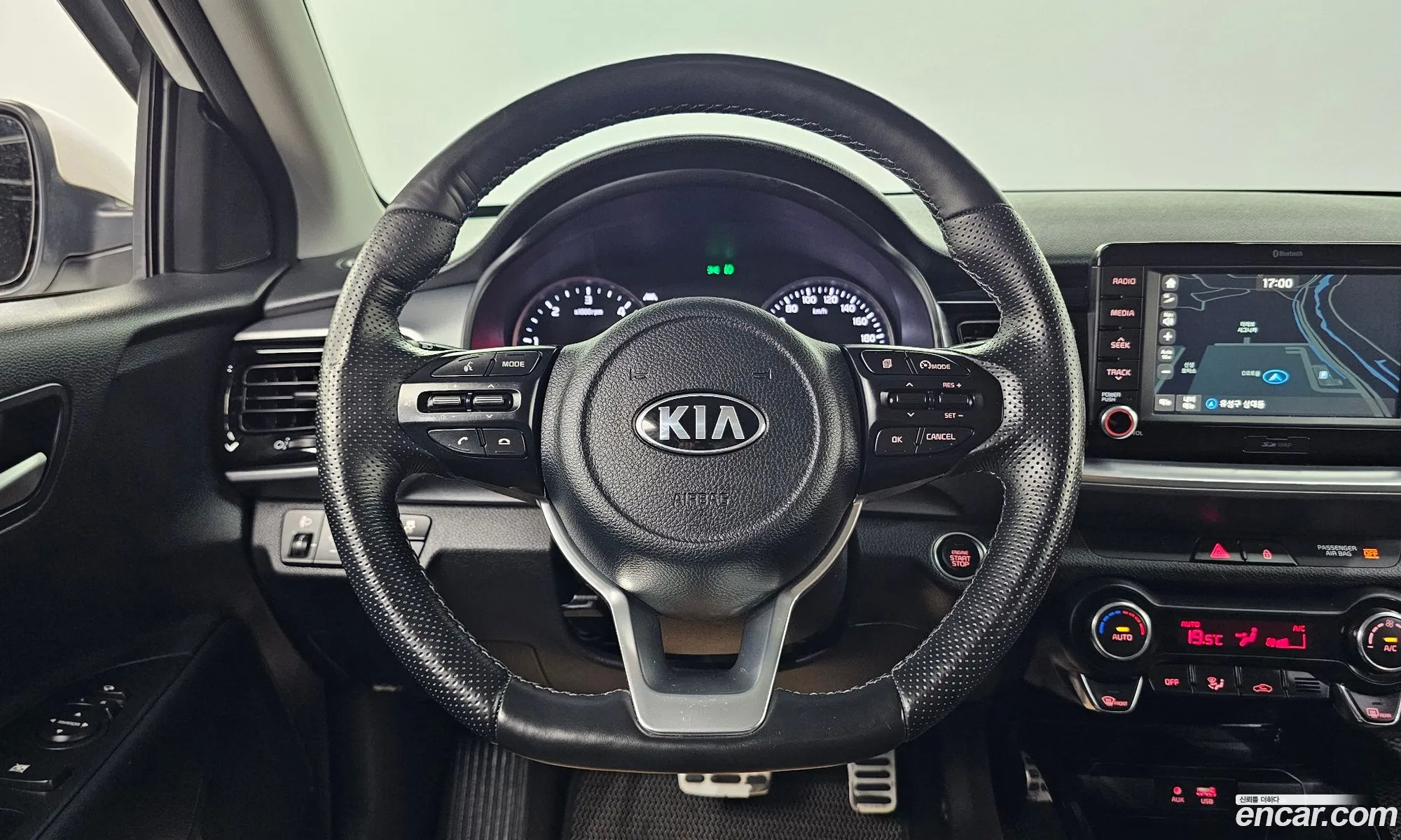 Kia Stonic 2017 KNADE815GJS086629 — 19