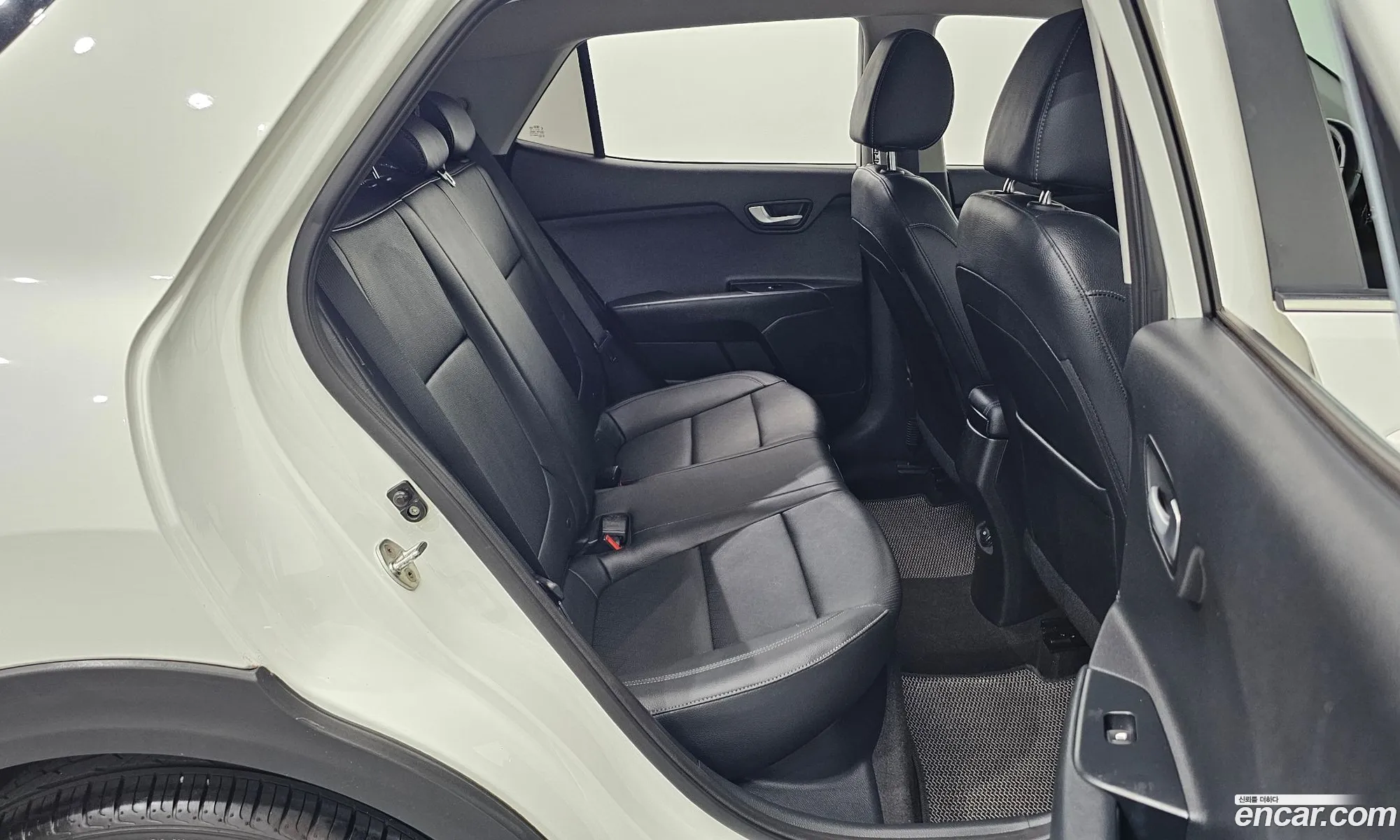 Kia Stonic 2017 KNADE815GJS086629 — 6