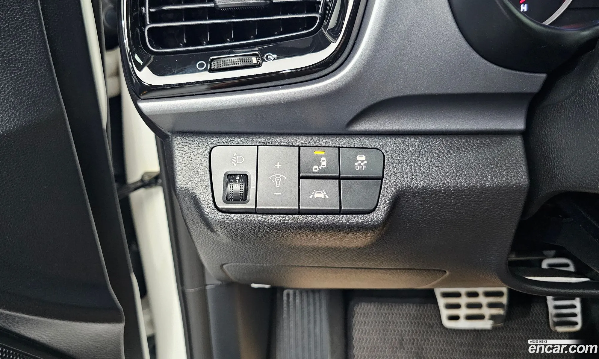 Kia Stonic 2017 KNADE815GJS086629 — 13