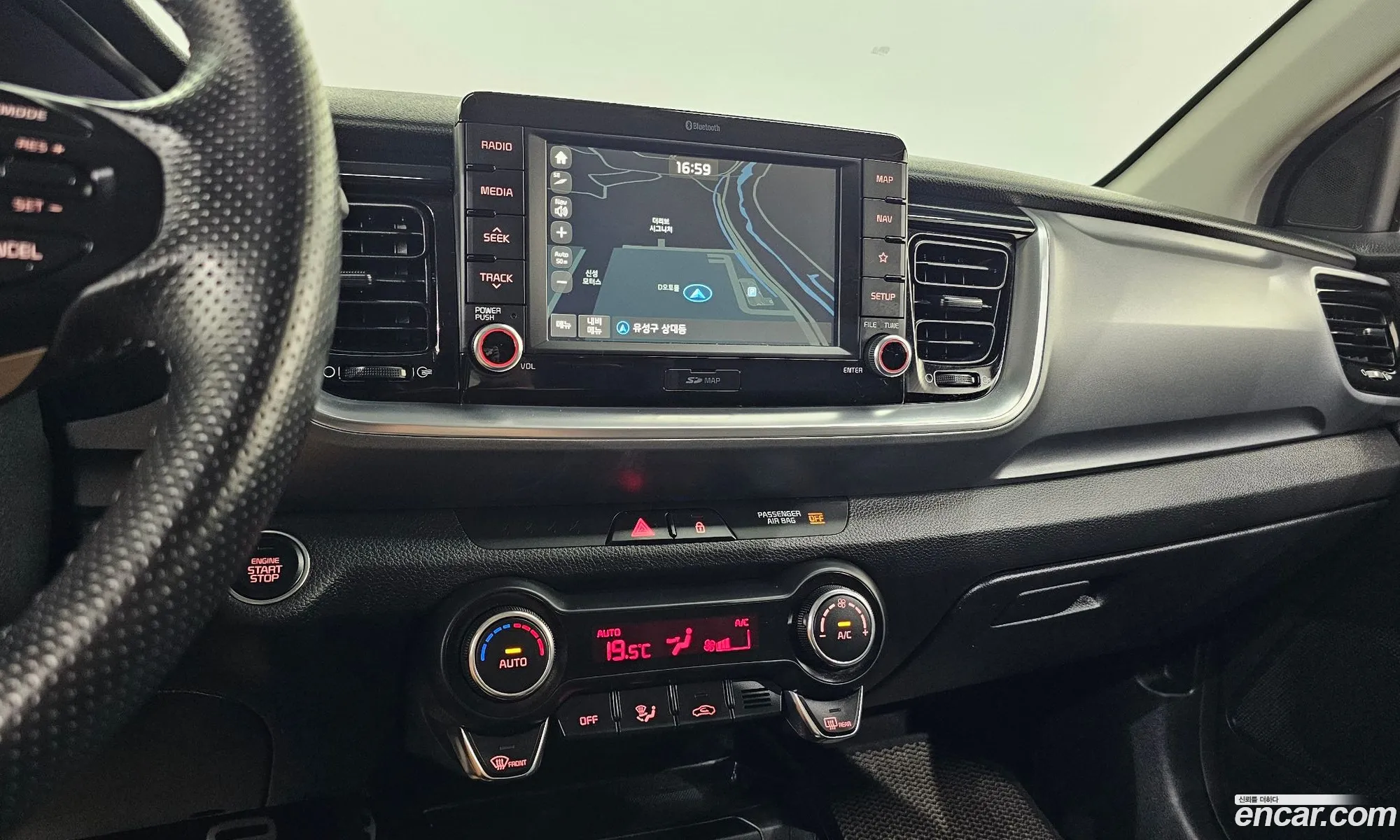 Kia Stonic 2017 KNADE815GJS086629 — 16