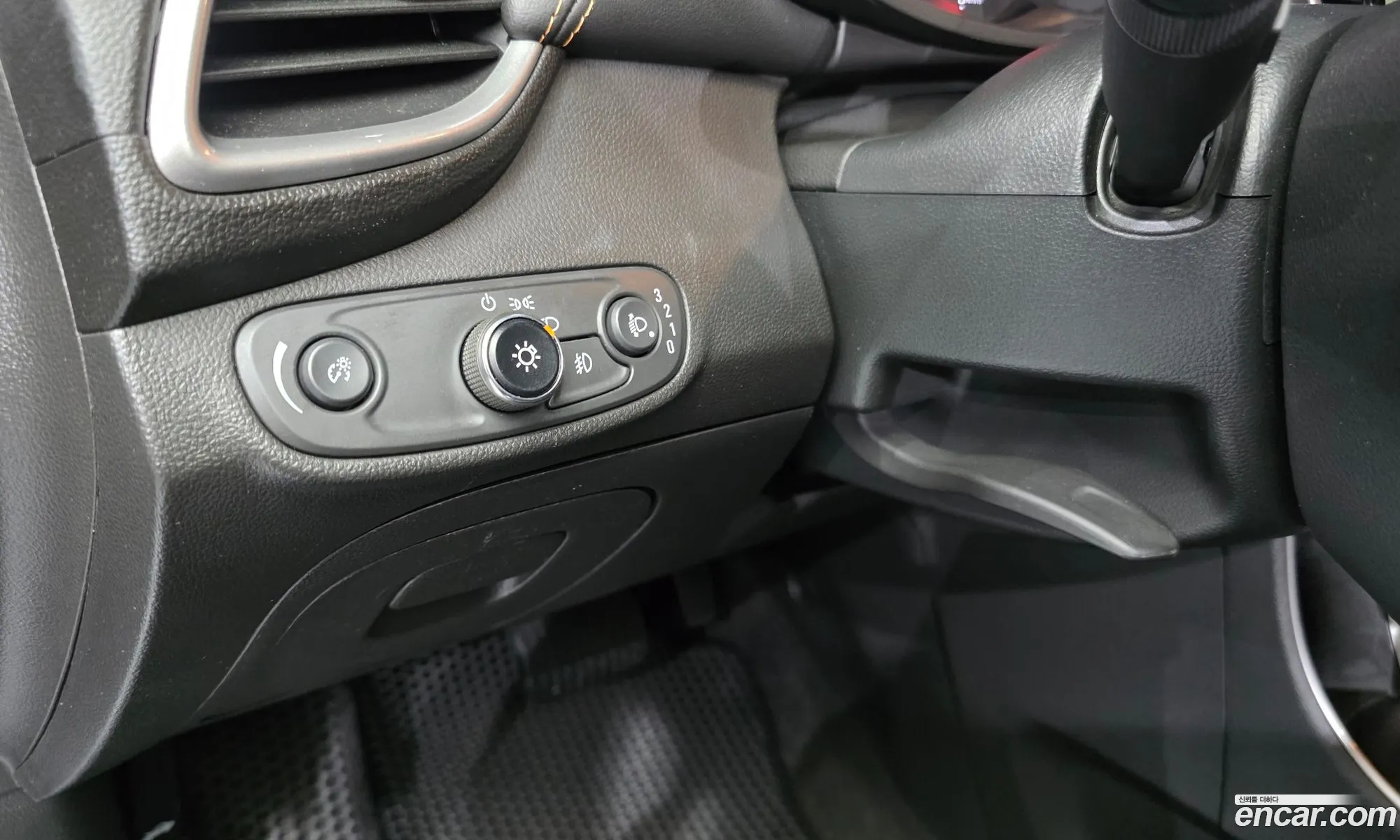 Chevrolet (GM Daewoo) Trax 2019 KLABA76BDKB829031 — 7