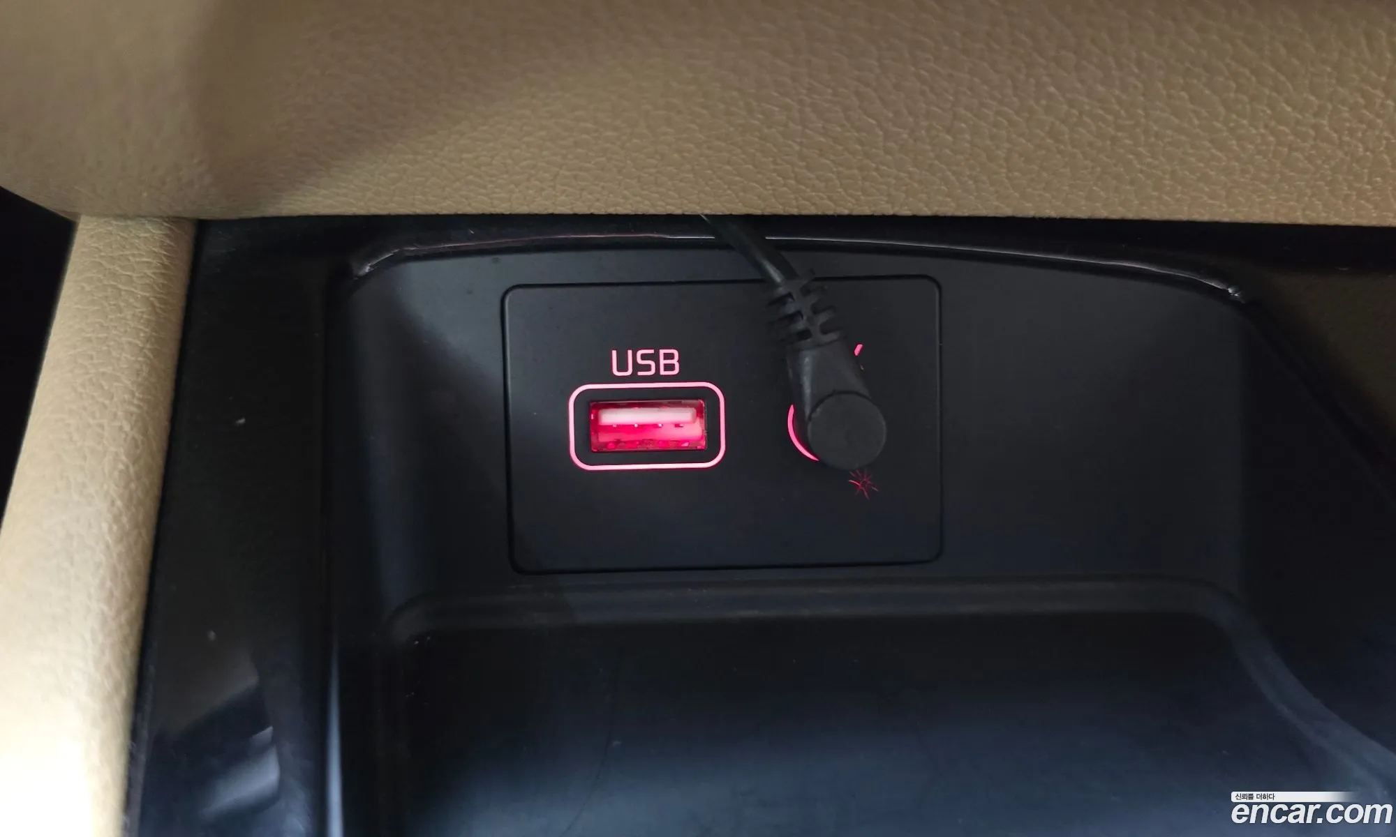Kia Carnival 2017 KNHMF37ABHS329237 — 5