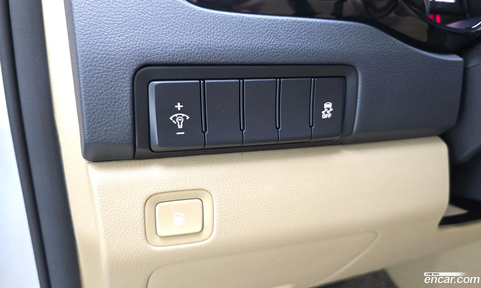 Kia Carnival 2017 KNHMF37ABHS329237 — 18