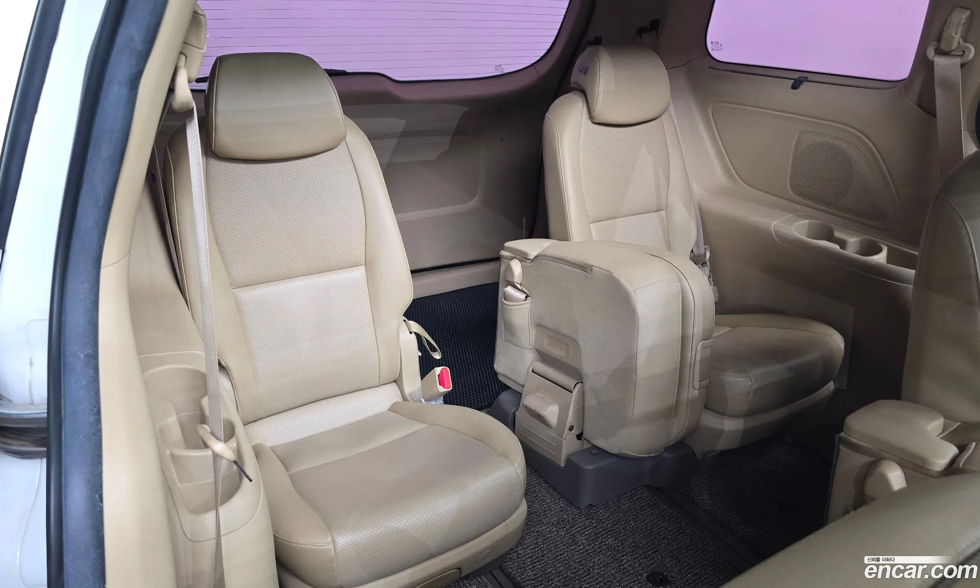 Kia Carnival 2017 KNHMF37ABHS329237 — 12