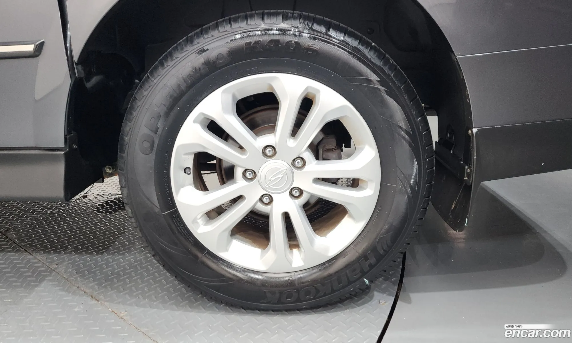 KG Mobility (SsangYong) Korando Sports 2016 — 24