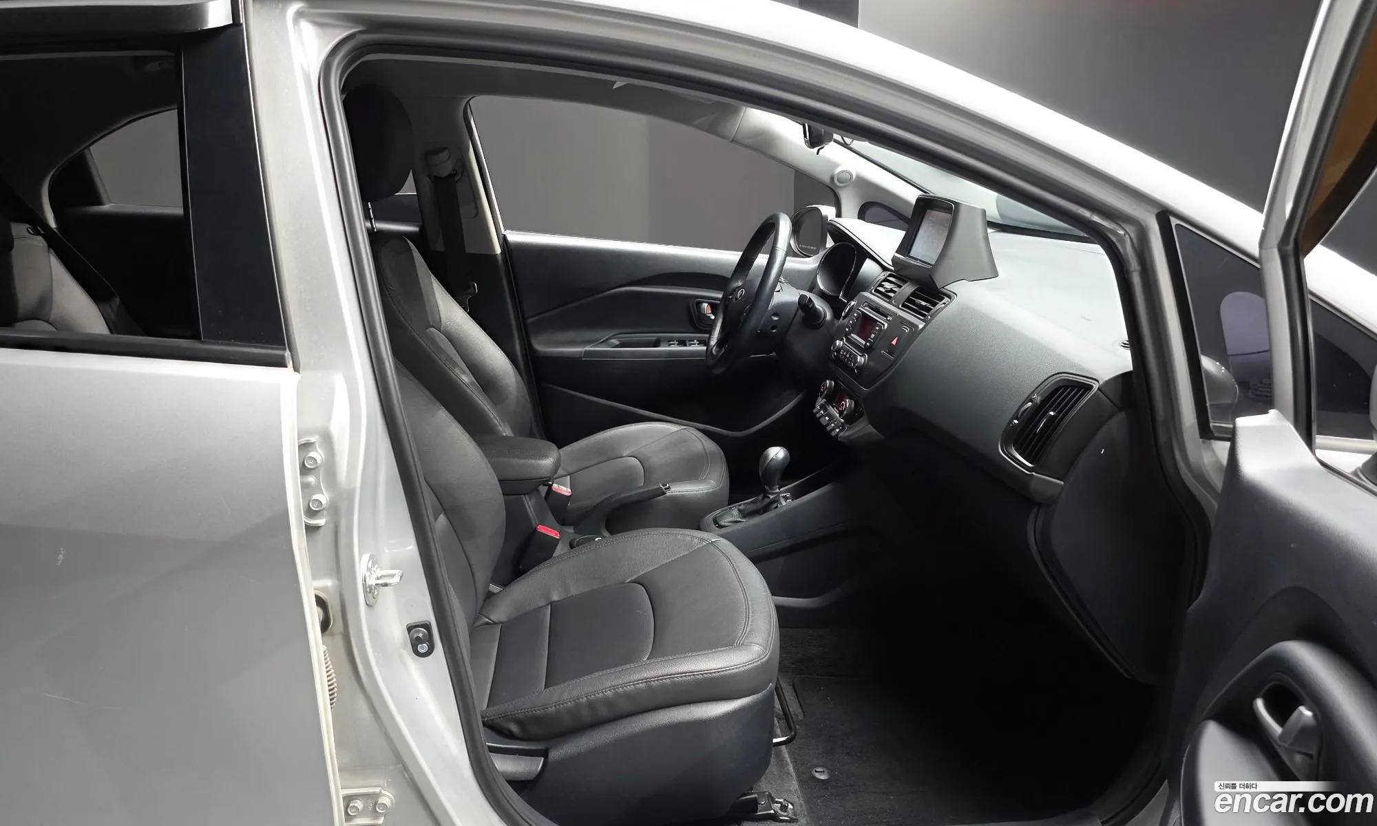 Kia Pride 2013 — 14