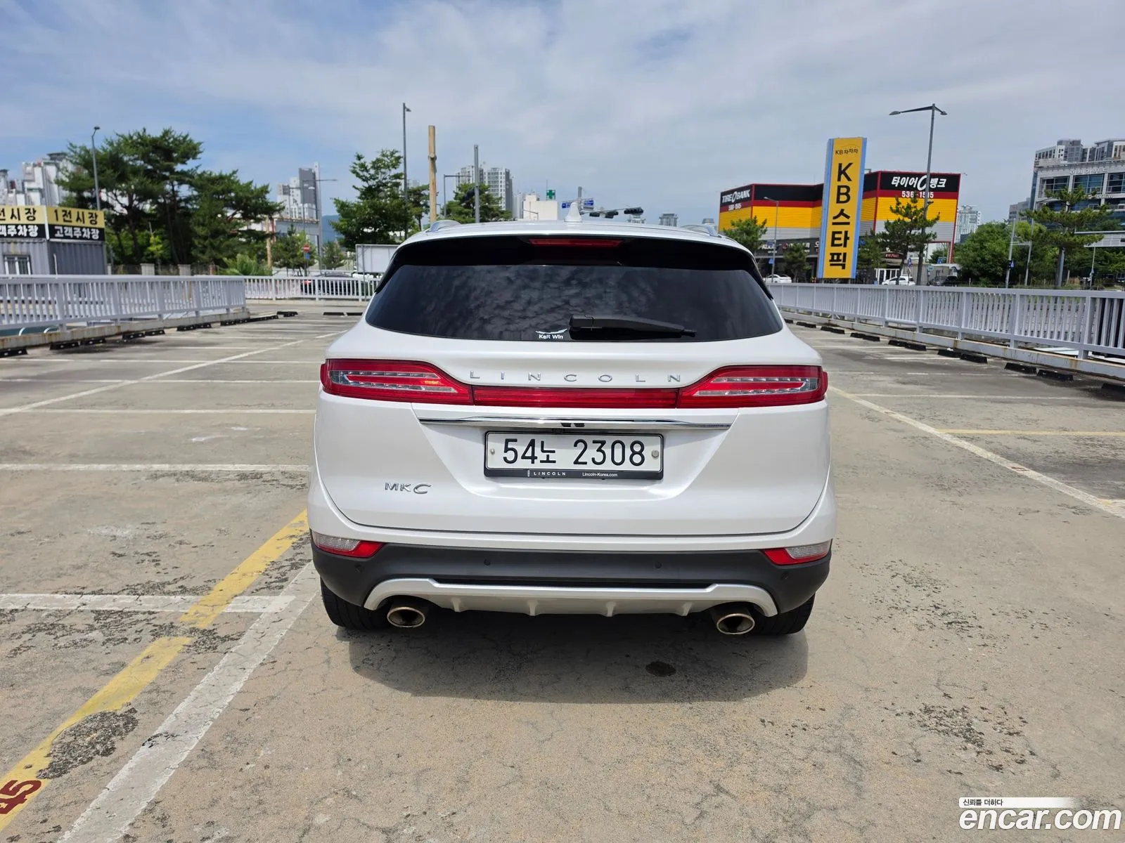 Lincoln MKC 2019 — 11