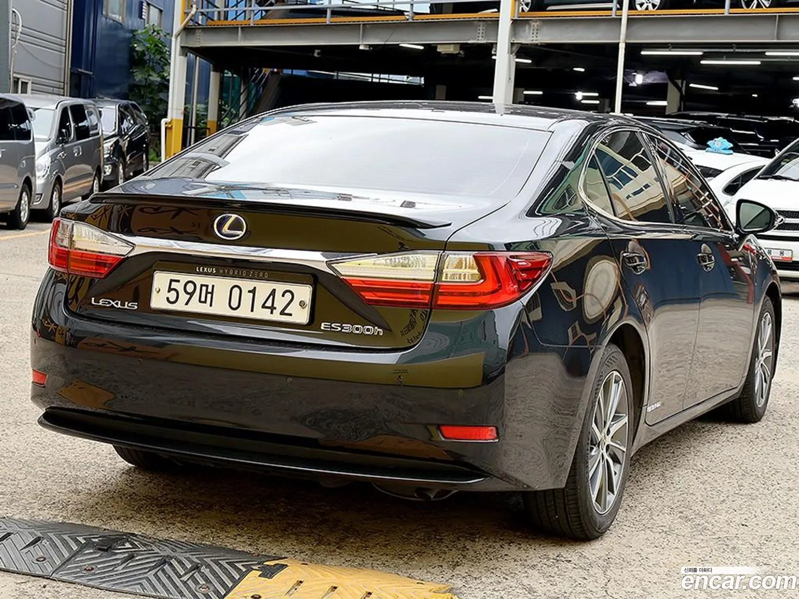 Lexus ES300h 2016 — 9