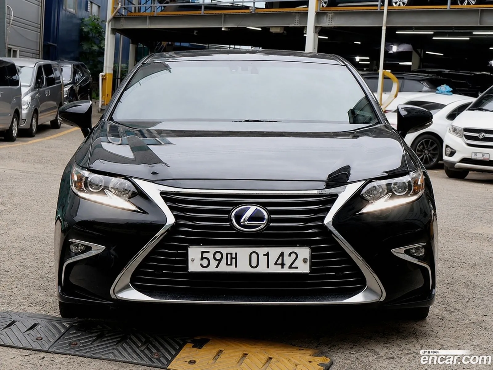 Lexus ES300h 2016 — 8