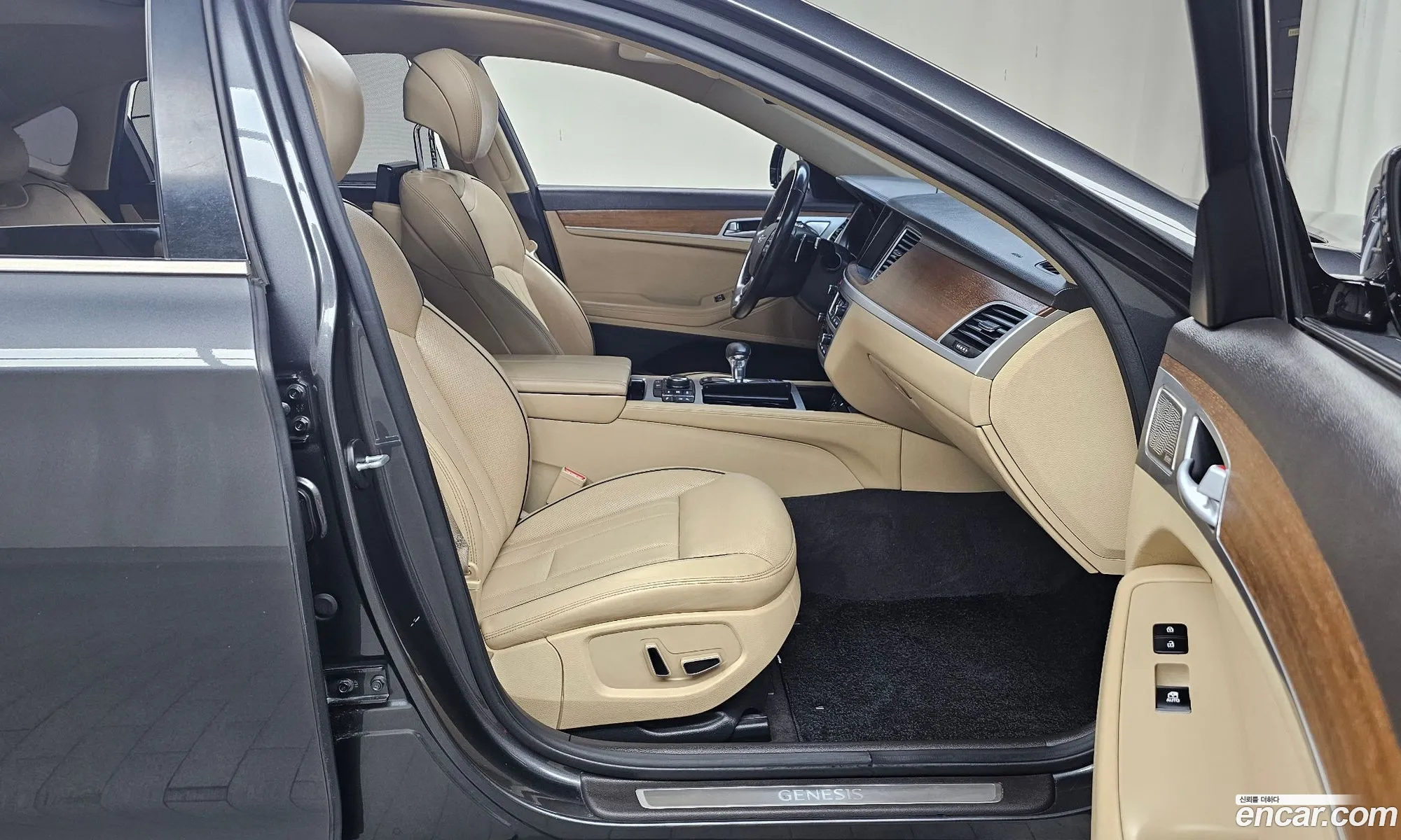 Genesis G80 2017 KMHGM41DDHU218246 — 6