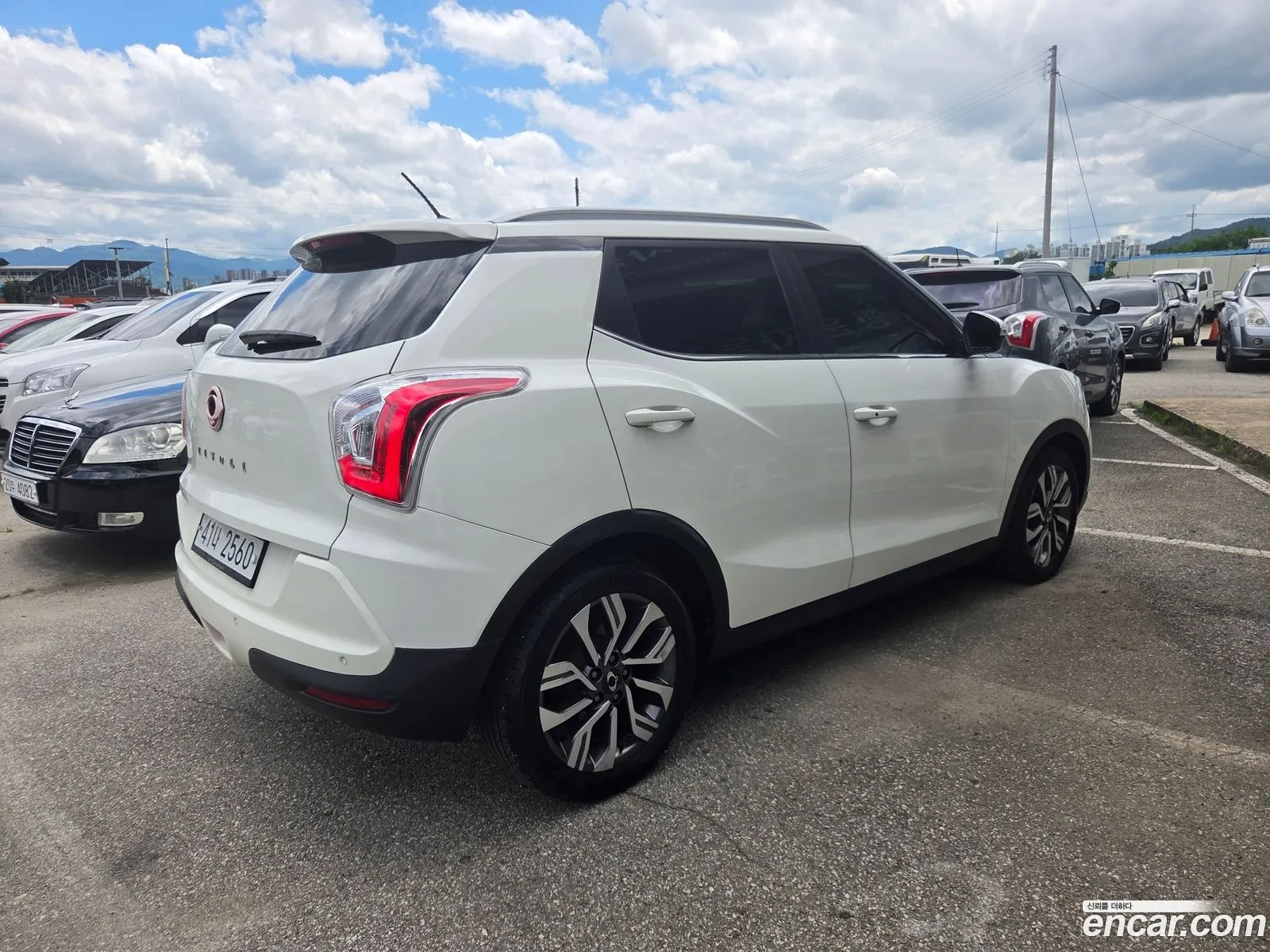 KG Mobility (SsangYong) Tivoli Armour 2018 — 19
