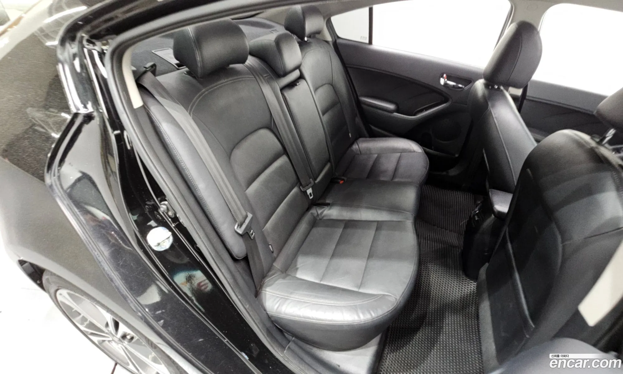 Kia K3 2014 KNAFZ412BFA301322 — 16