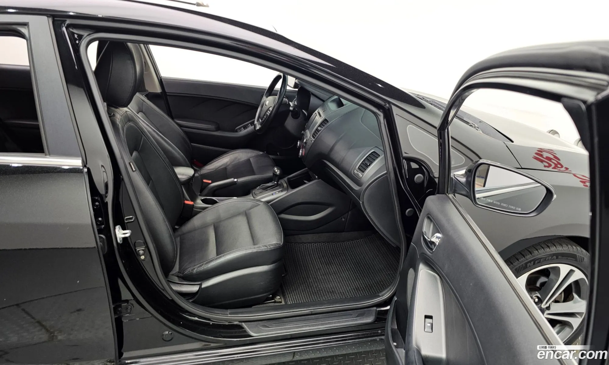 Kia K3 2014 KNAFZ412BFA301322 — 29