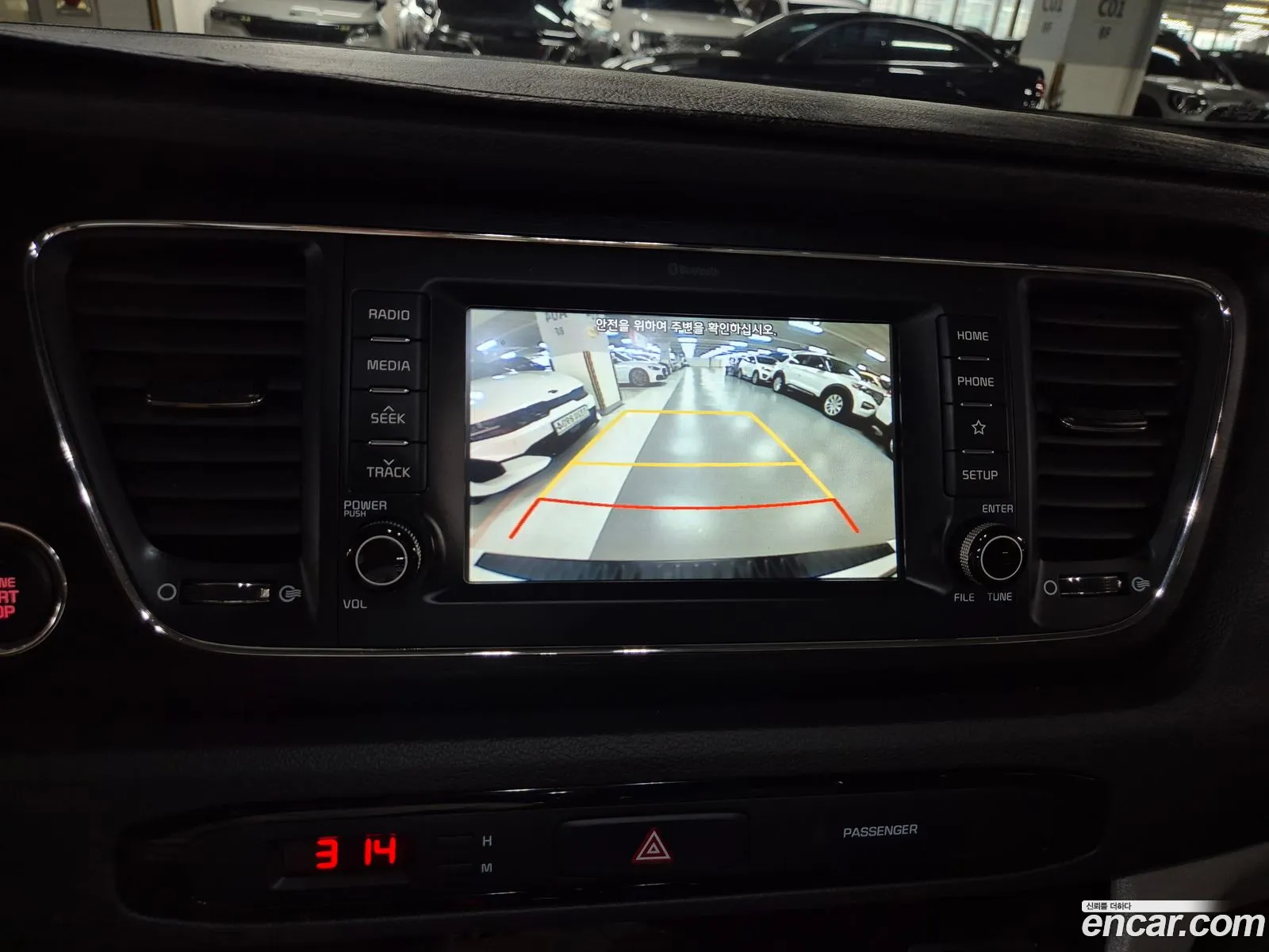 Kia Carnival 2019 — 9