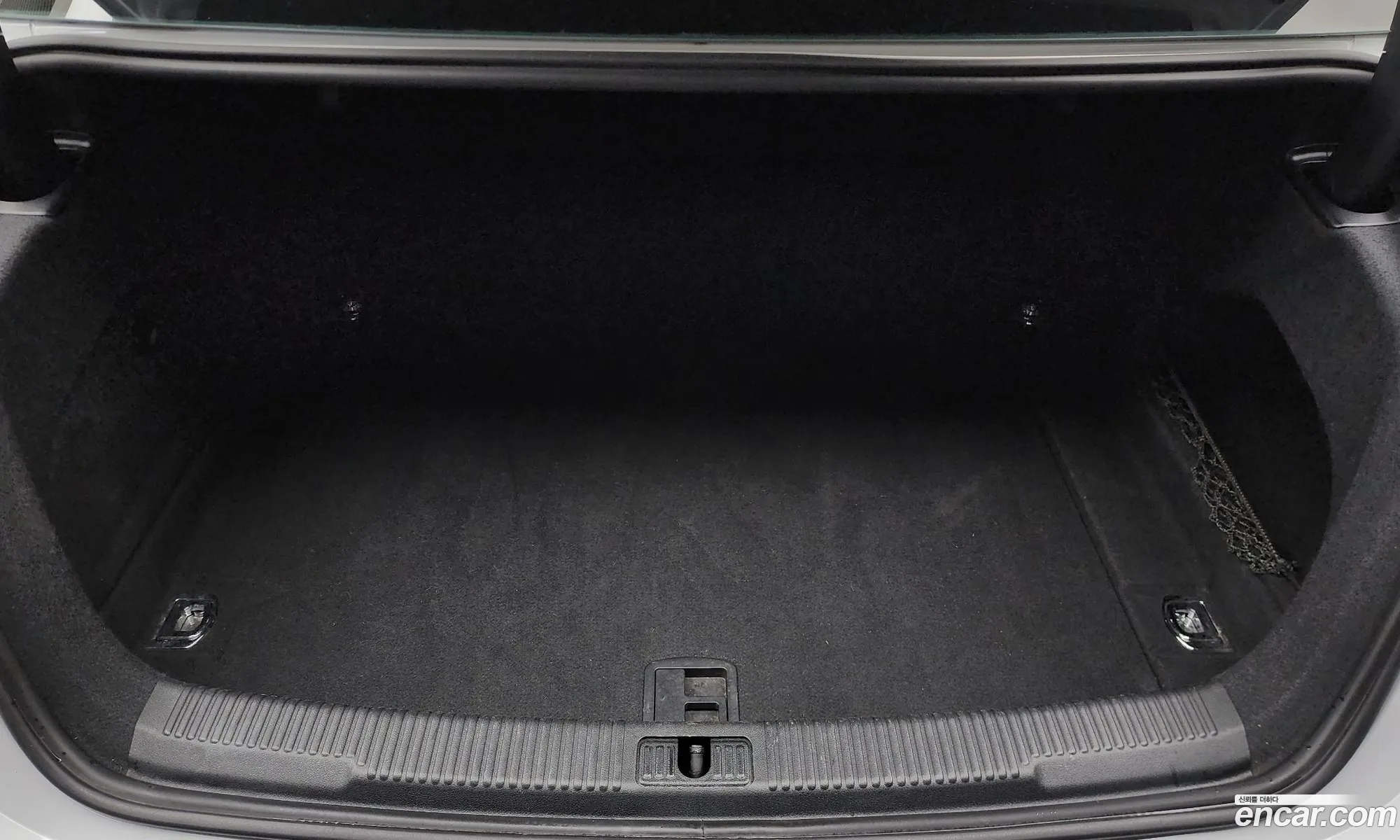 Audi A6 2018 WAUZZZ4G3JN136018 — 12