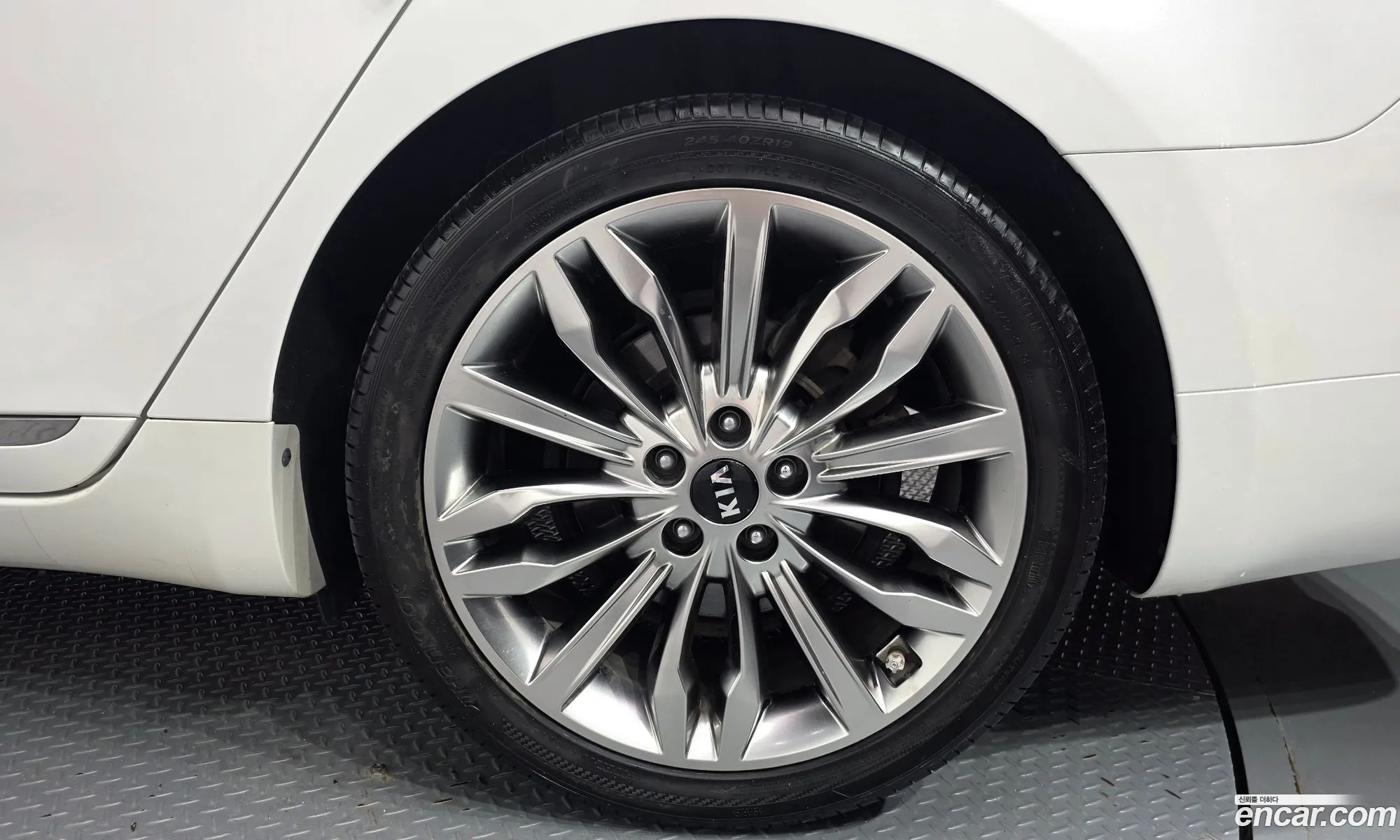 Kia K7 Premier 2019 — 34