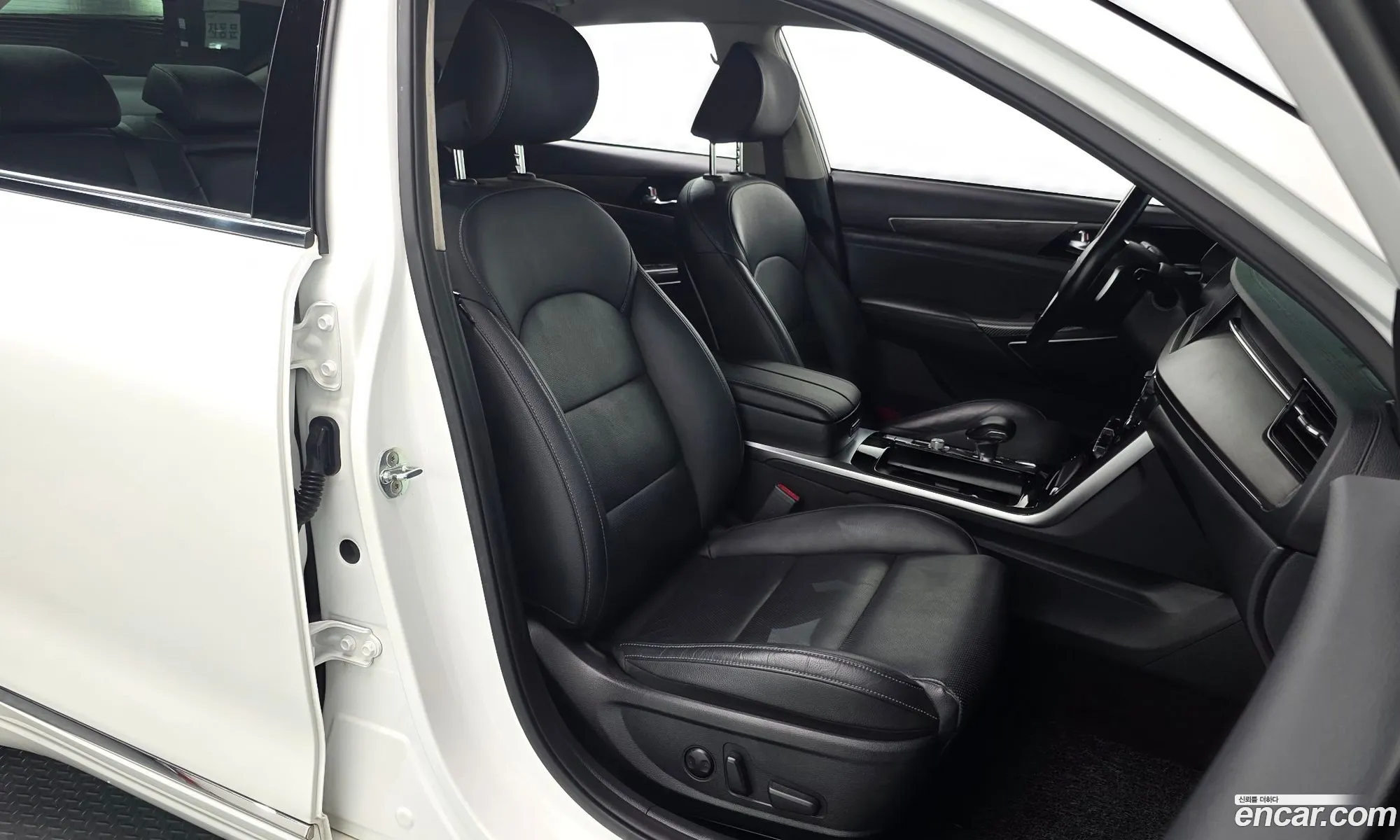 Kia K7 Premier 2019 — 29