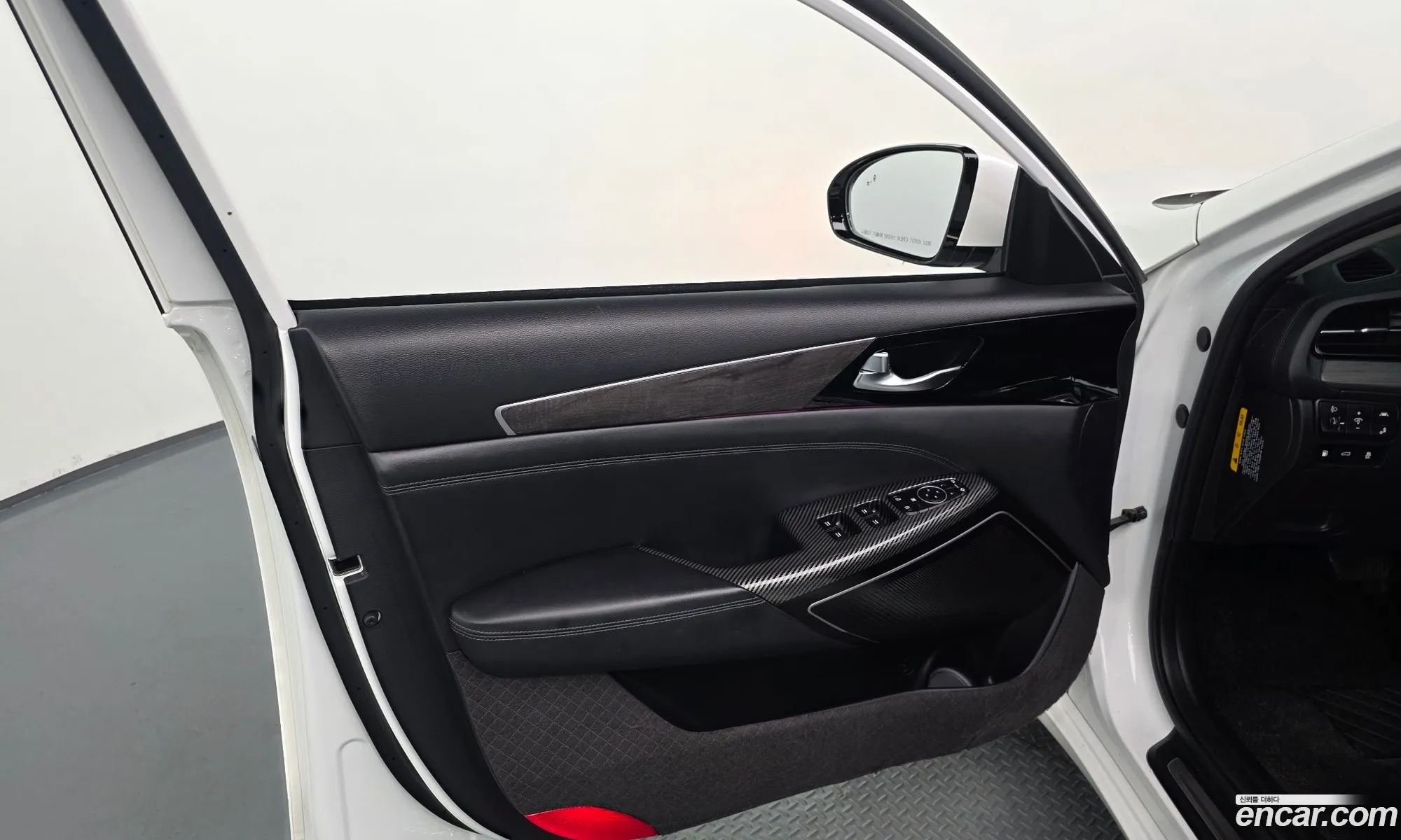 Kia K7 Premier 2019 — 17