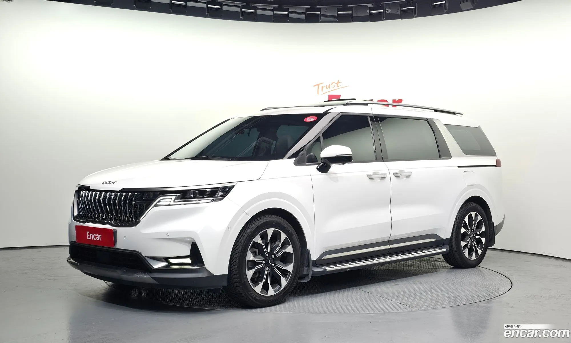 Kia Carnival 2023 KNANE81BBPS363355 — 5
