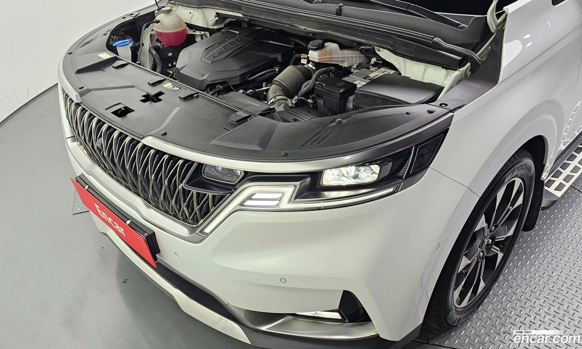 Kia Carnival 2023 KNANE81BBPS363355 — 9