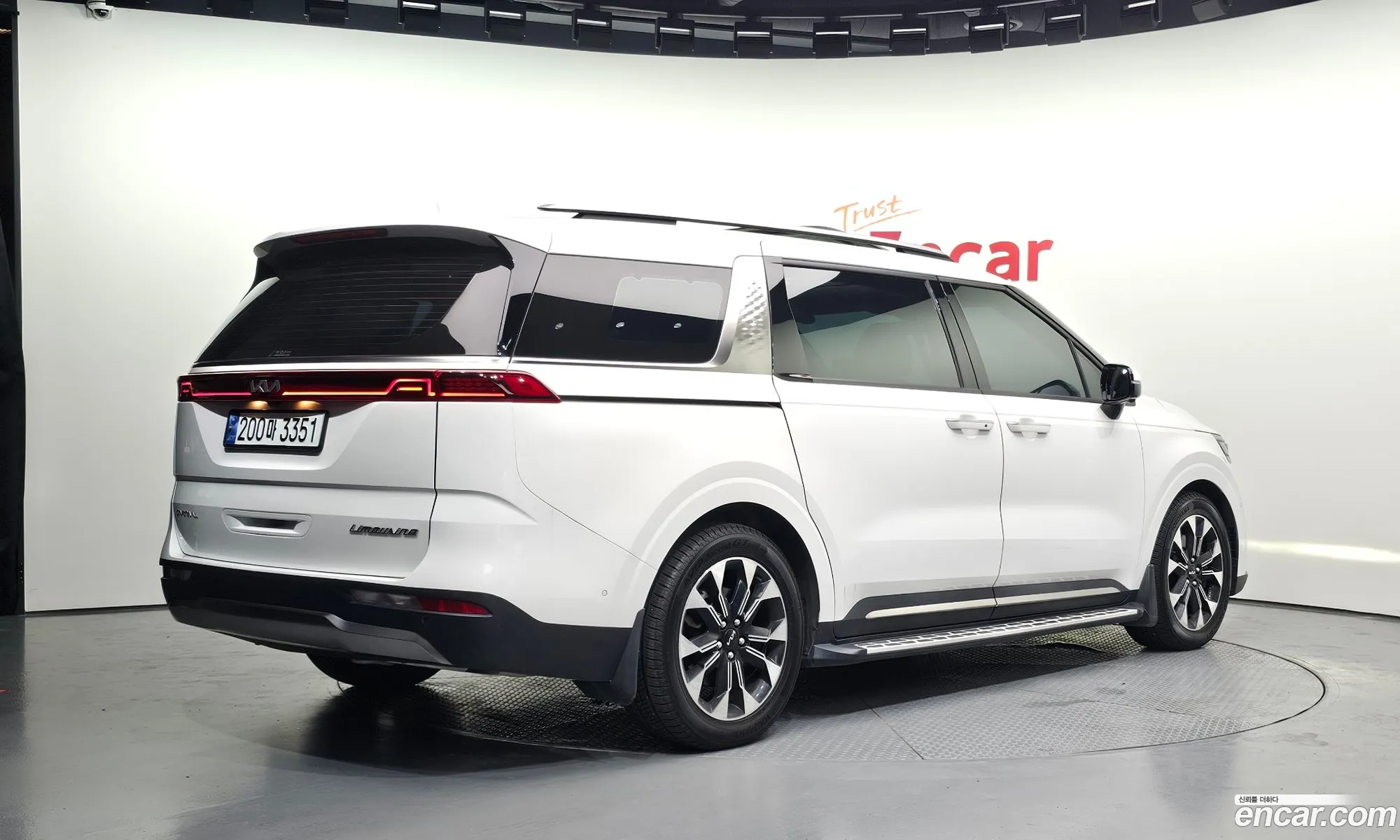 Kia Carnival 2023 KNANE81BBPS363355 — 12