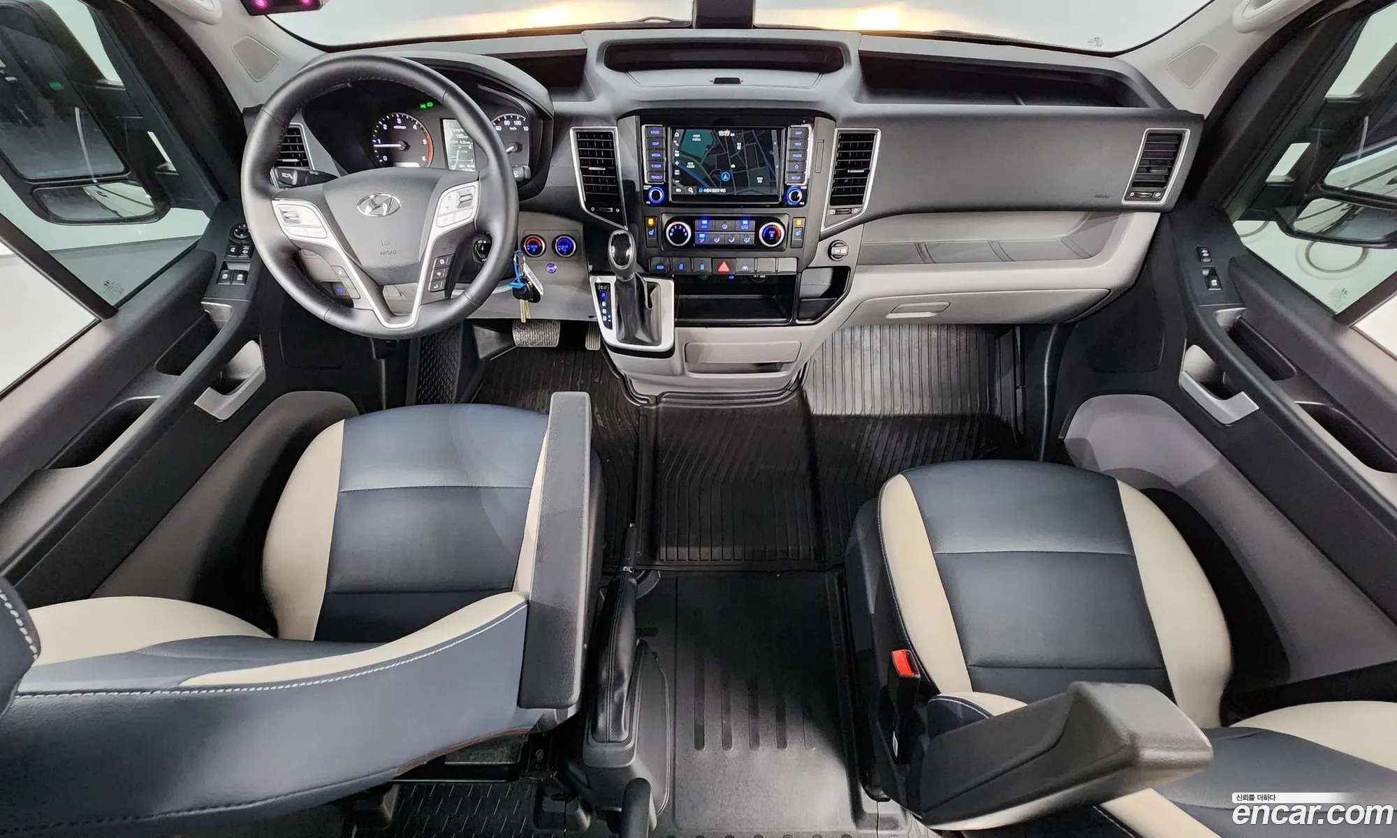 Hyundai Solati 2024 KMJUG17RPSC007933 — 17