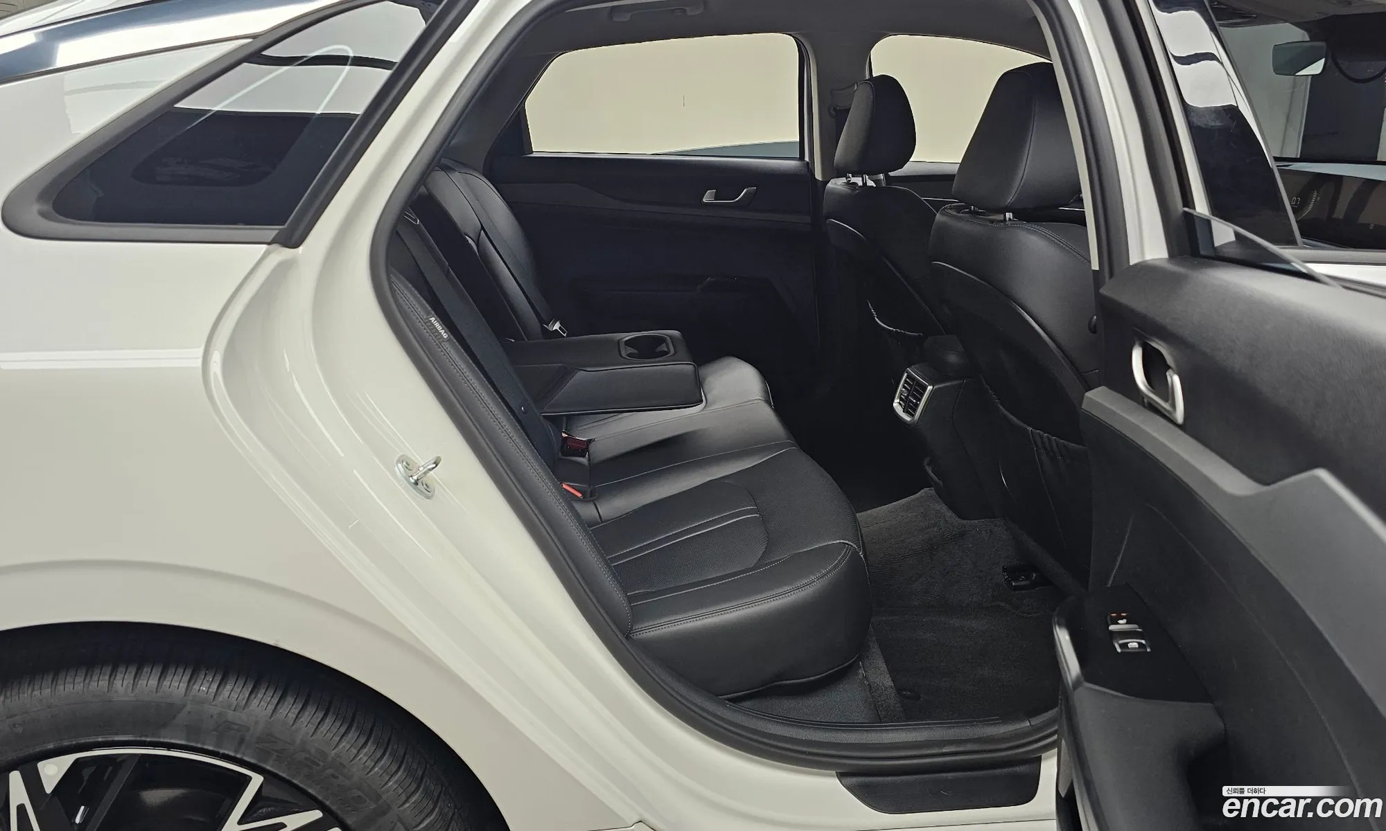 Kia K5 2025 KNAG241ABSA397519 — 19
