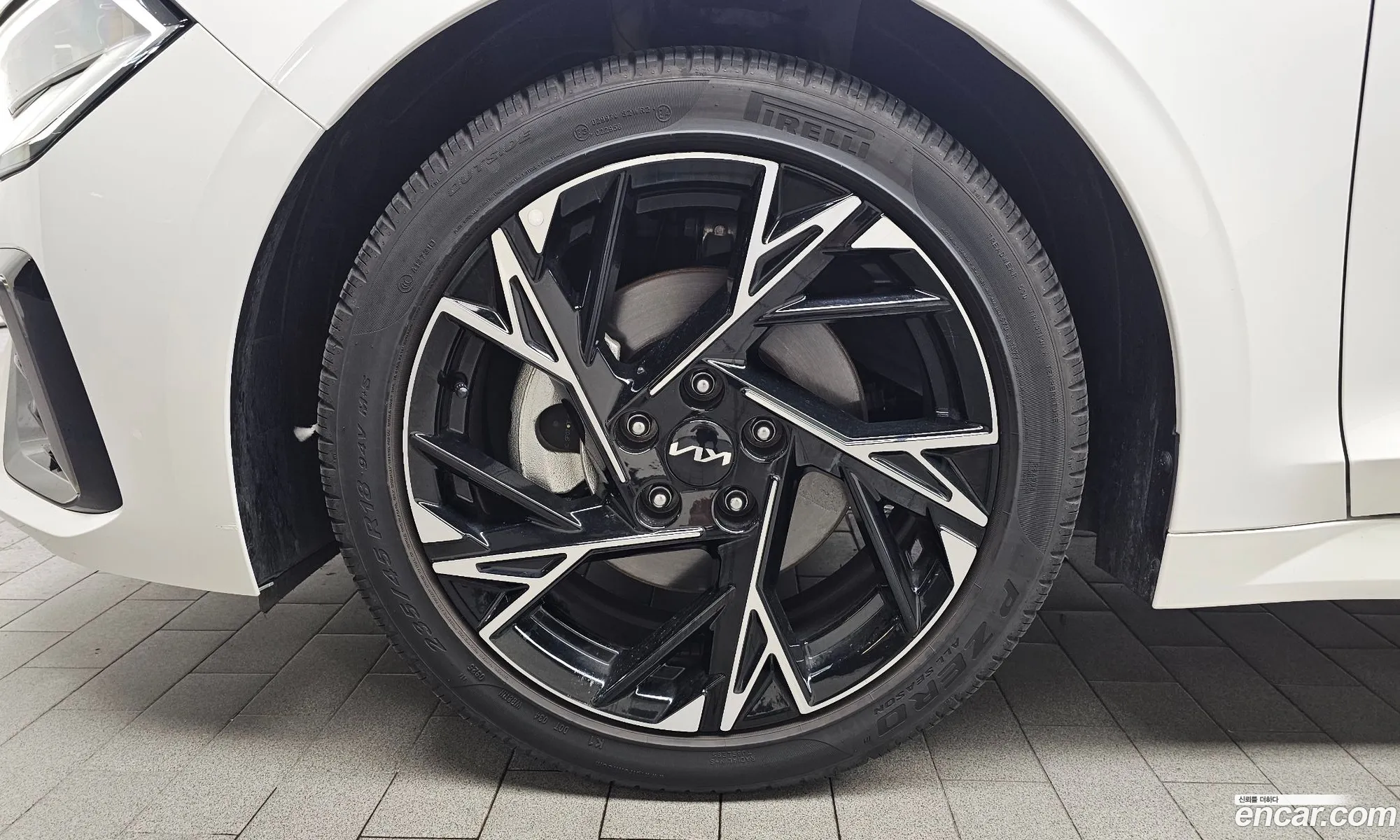 Kia K5 2025 KNAG241ABSA397519 — 3
