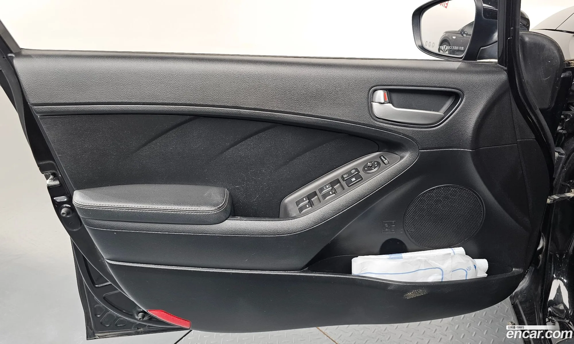 Kia K3 2016 KNAFK412BGA951527 — 24