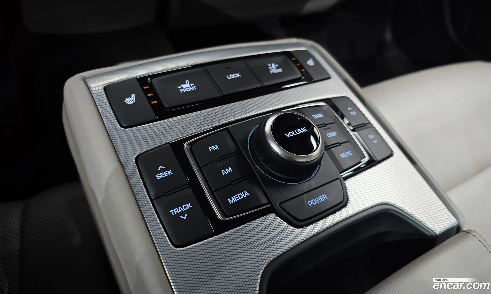 Genesis G80 2016 KMHGL41DBHU194754 — 23