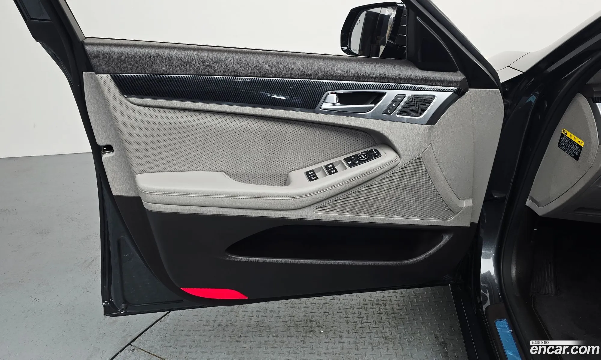 Genesis G80 2016 KMHGL41DBHU194754 — 28