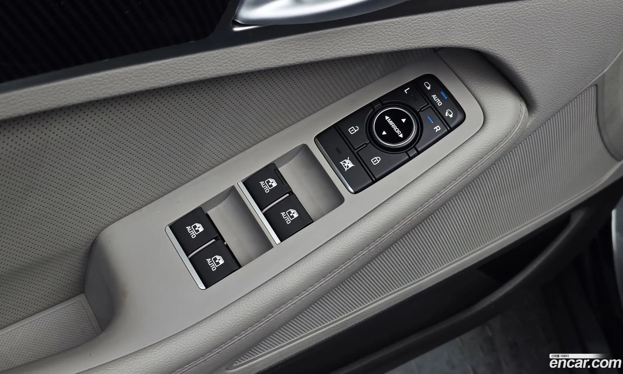 Genesis G80 2016 KMHGL41DBHU194754 — 17