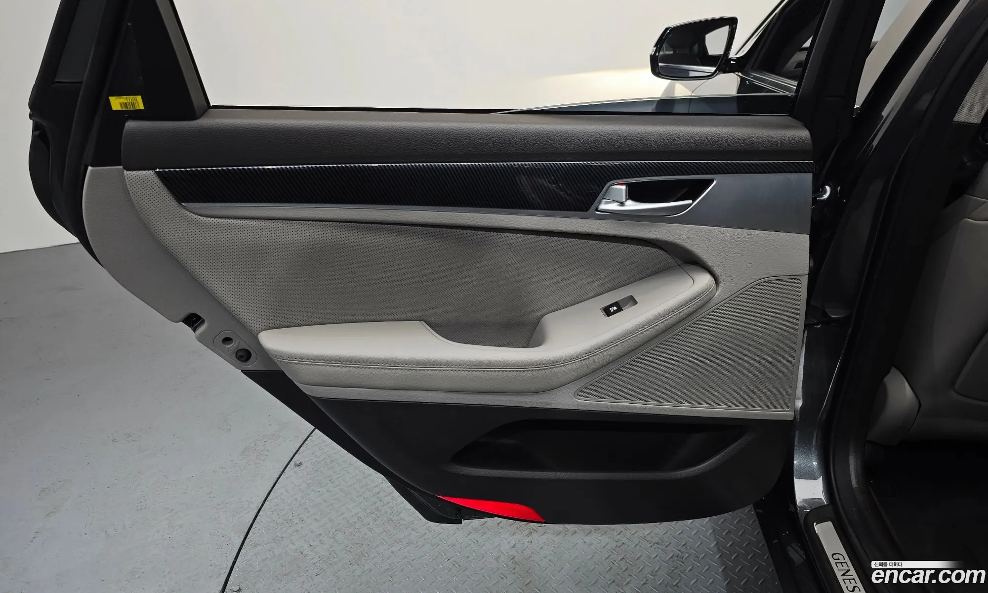 Genesis G80 2016 KMHGL41DBHU194754 — 30
