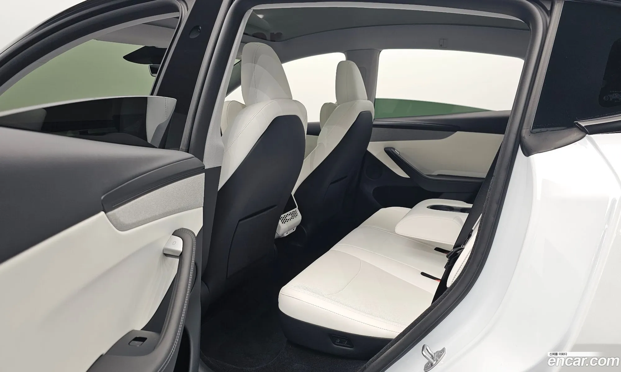 Tesla Model Y 2025 LRWYGCFJ5SC342235 — 7