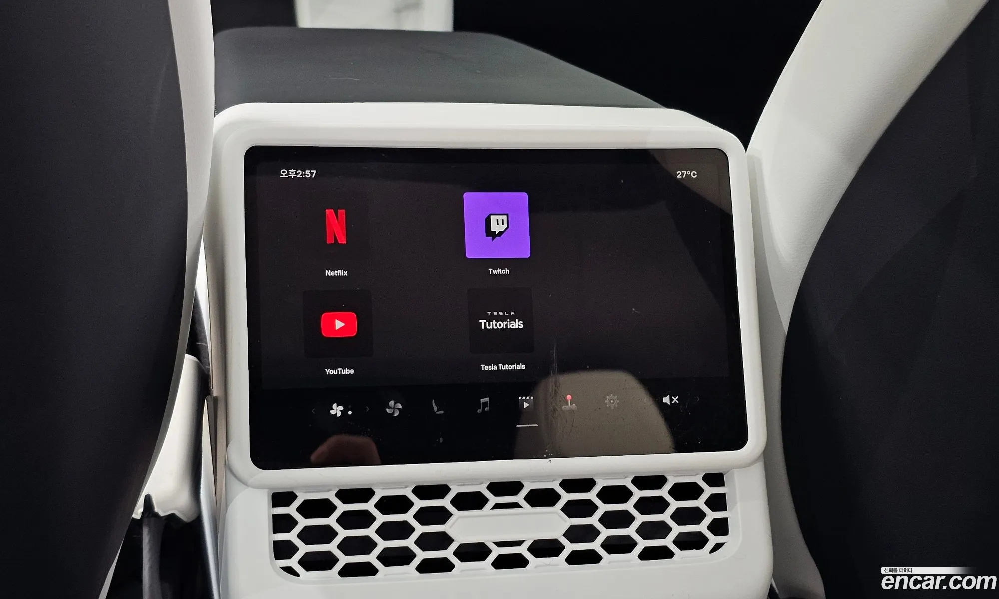 Tesla Model Y 2025 LRWYGCFJ5SC342235 — 29