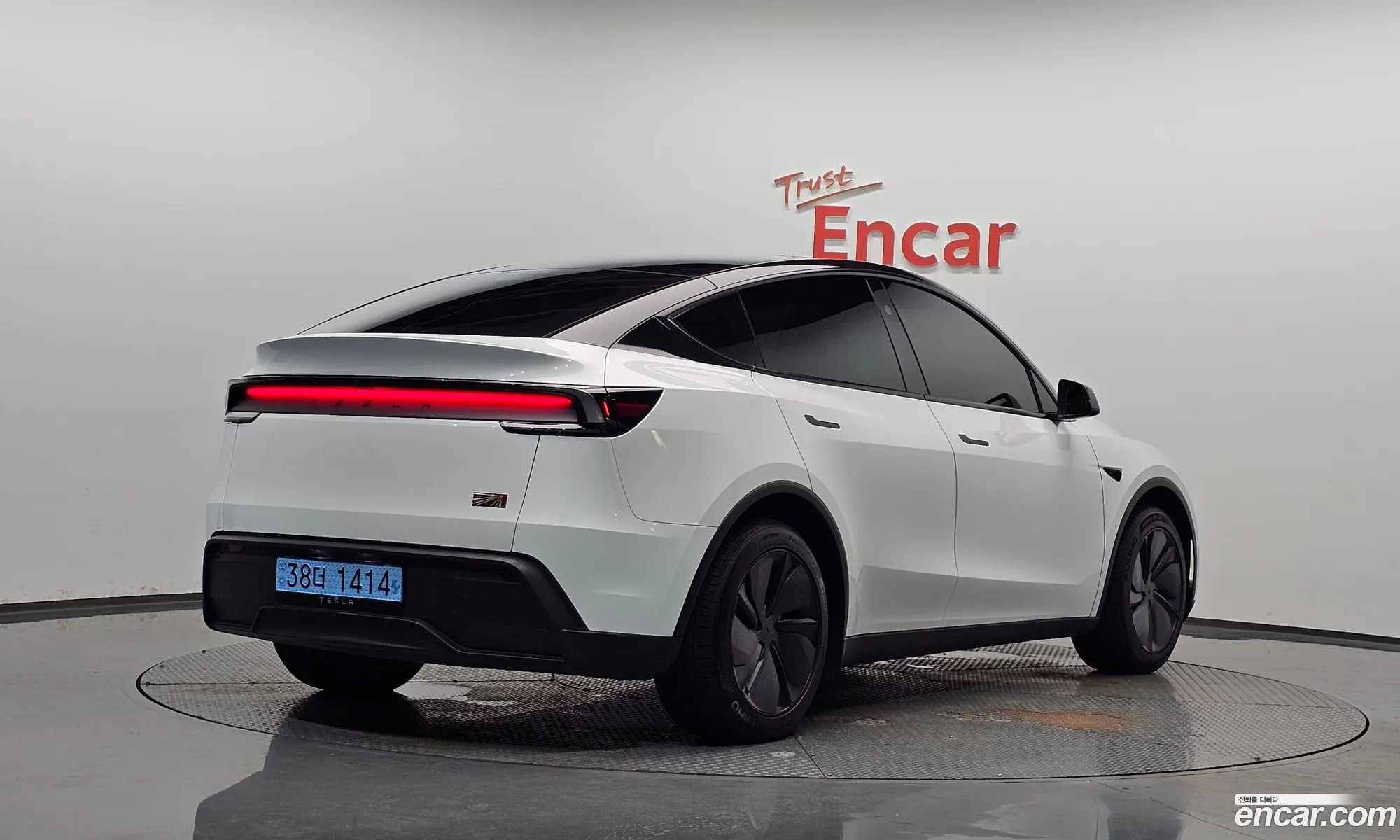 Tesla Model Y 2025 LRWYGCFJ5SC342235 — 27