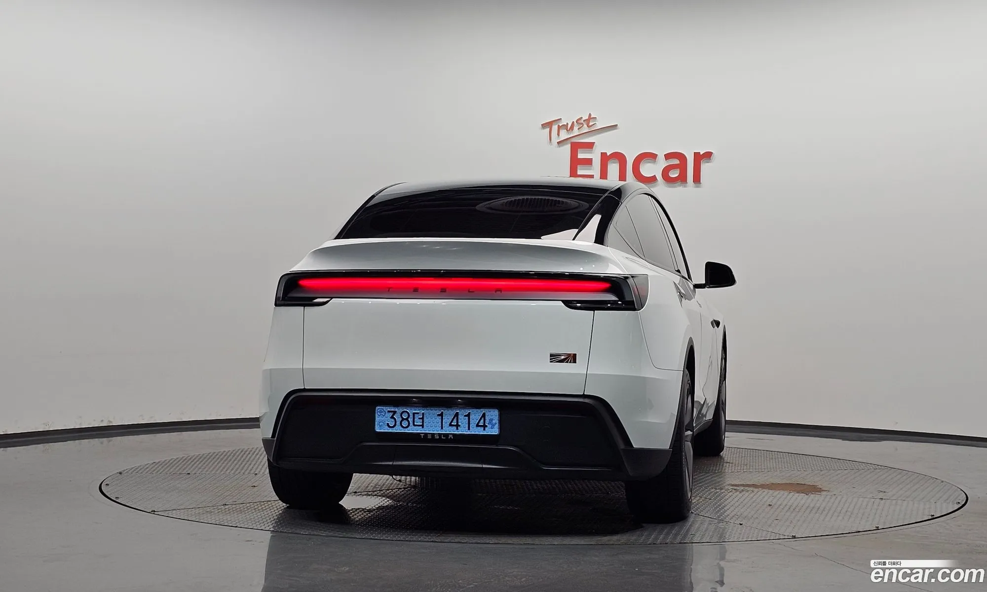 Tesla Model Y 2025 LRWYGCFJ5SC342235 — 34