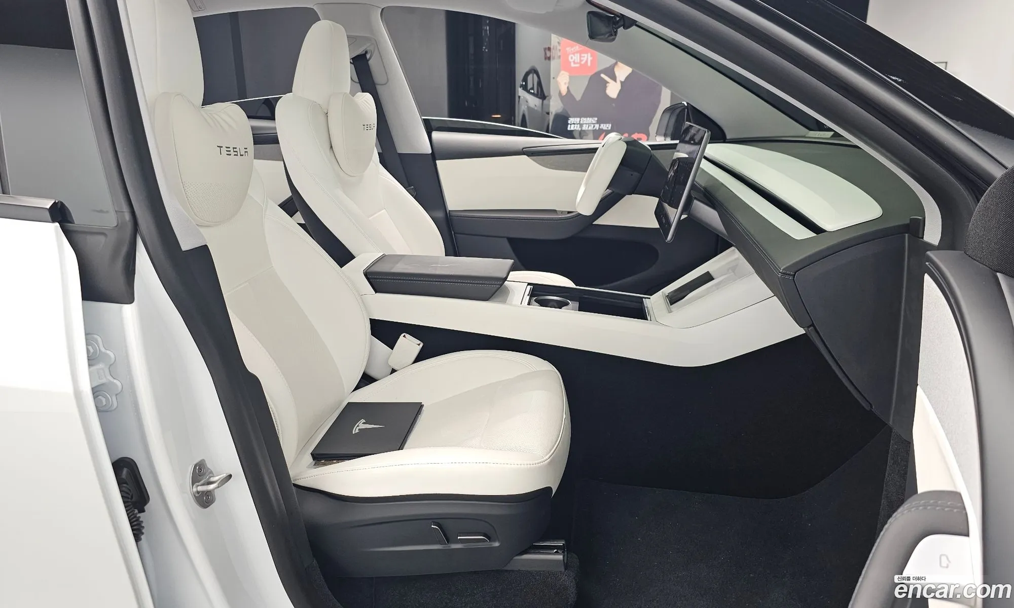 Tesla Model Y 2025 LRWYGCFJ5SC342235 — 4