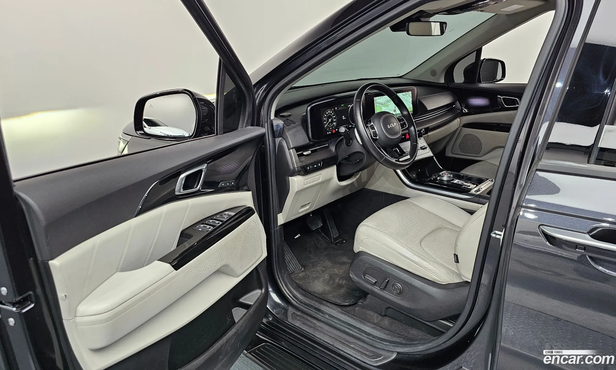 Kia Carnival 2021 KNANE81BBNS162557 — 26