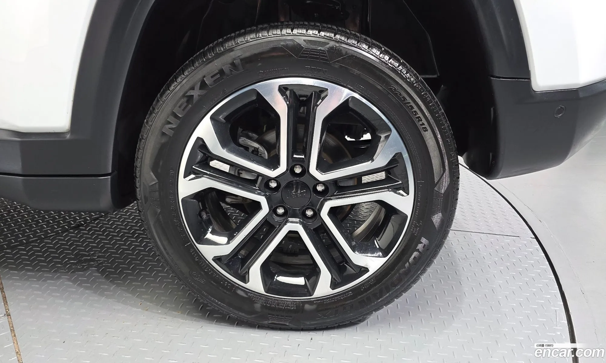 Jeep Compass 2022 3C4NJDCB1NT175620 — 17